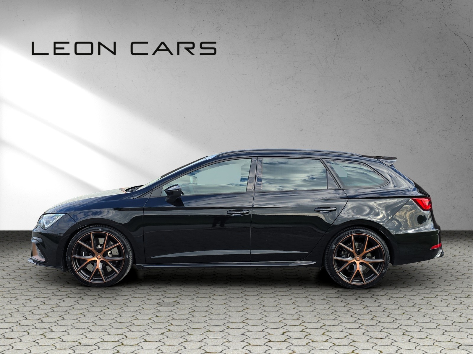 SEAT Leon ST 2.0 TSI ABT Cupra R 350 PS 4 Drive DSG-image-5