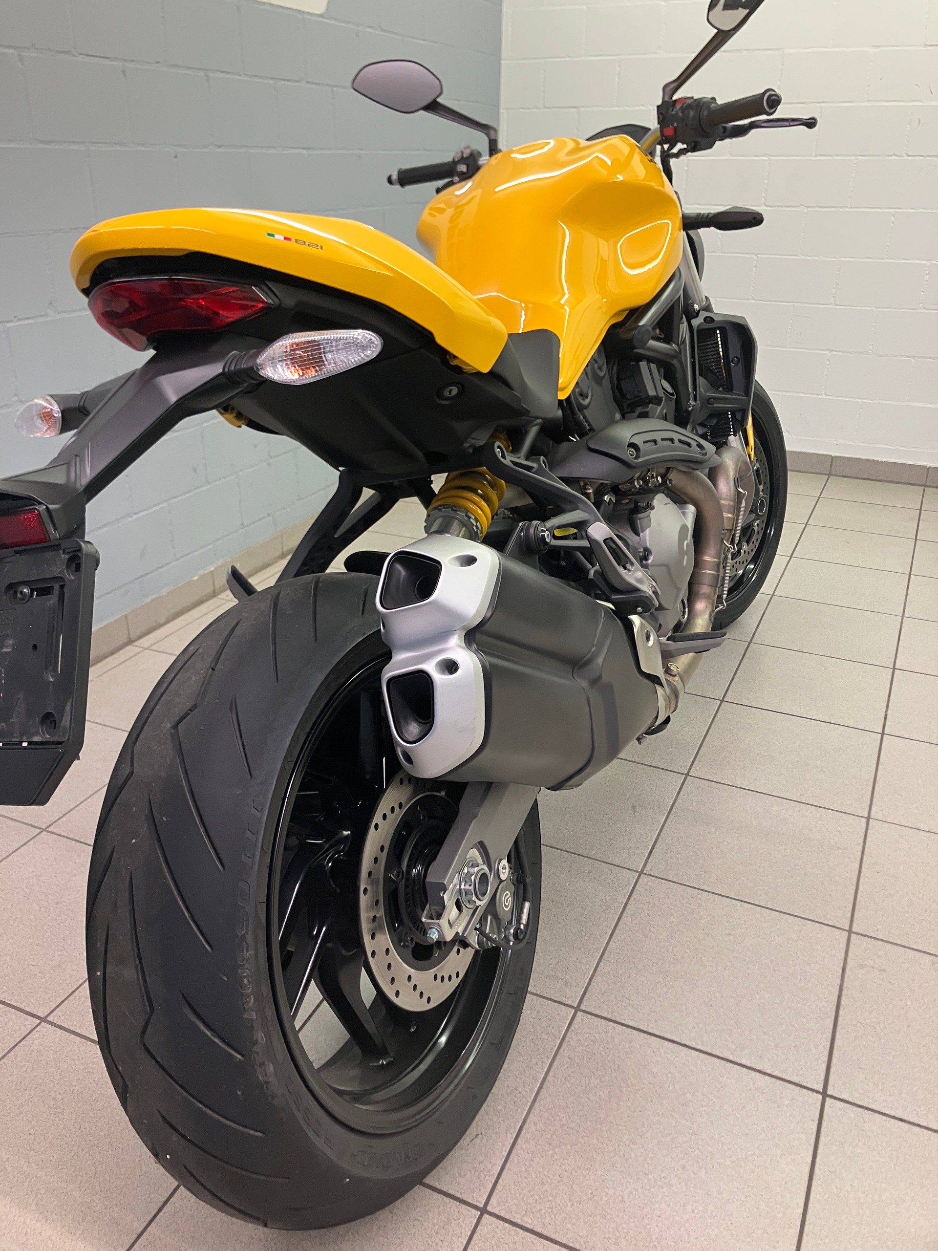 DUCATI Monster 821-image-2