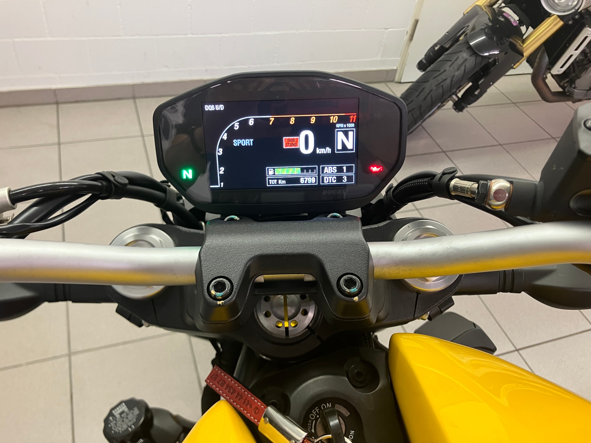 DUCATI Monster 821-image-5