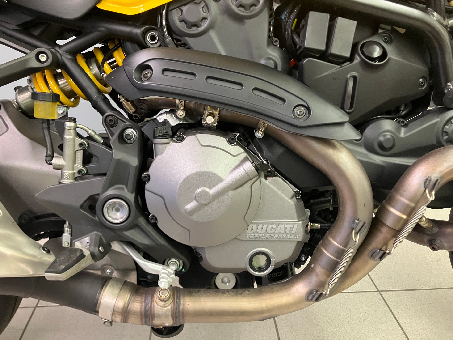 DUCATI Monster 821-image-3