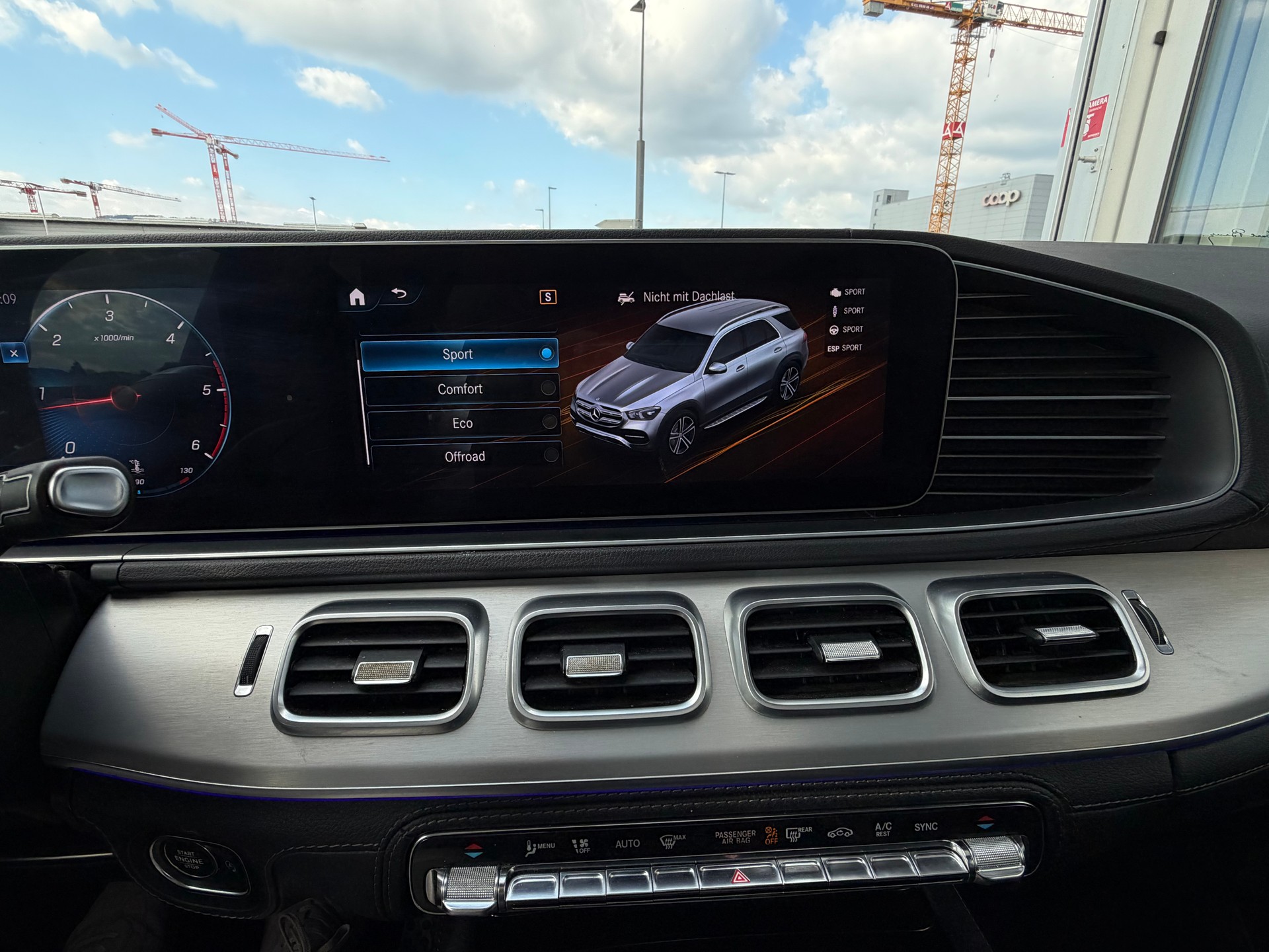 MERCEDES-BENZ GLE 300 d 4Matic AMG Line 9G-Tronic-image-18