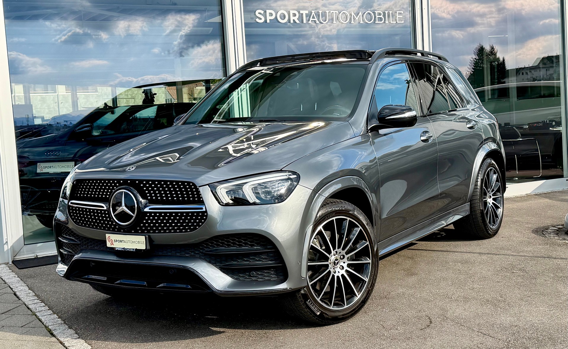 MERCEDES-BENZ GLE 300 d 4Matic AMG Line 9G-Tronic-showroom-element-1