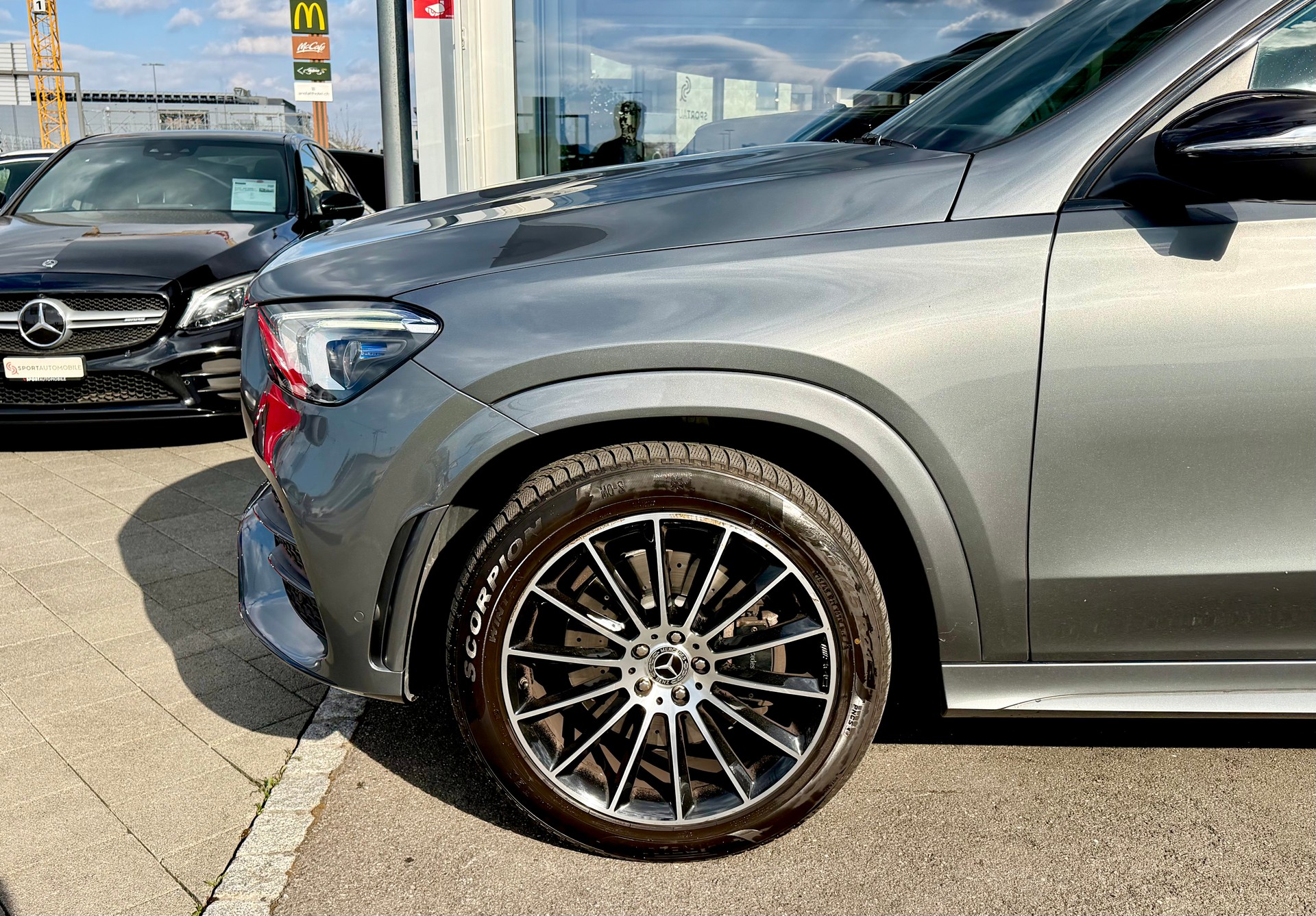 MERCEDES-BENZ GLE 300 d 4Matic AMG Line 9G-Tronic-image-6