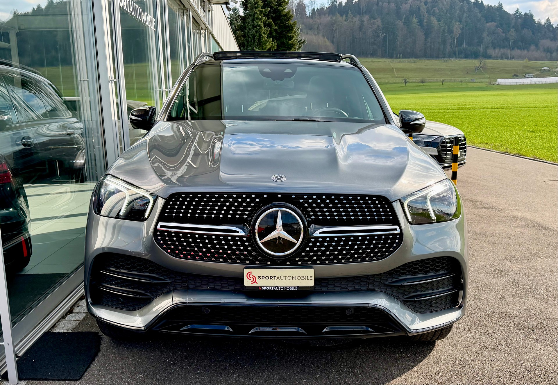 MERCEDES-BENZ GLE 300 d 4Matic AMG Line 9G-Tronic-showroom-element-3