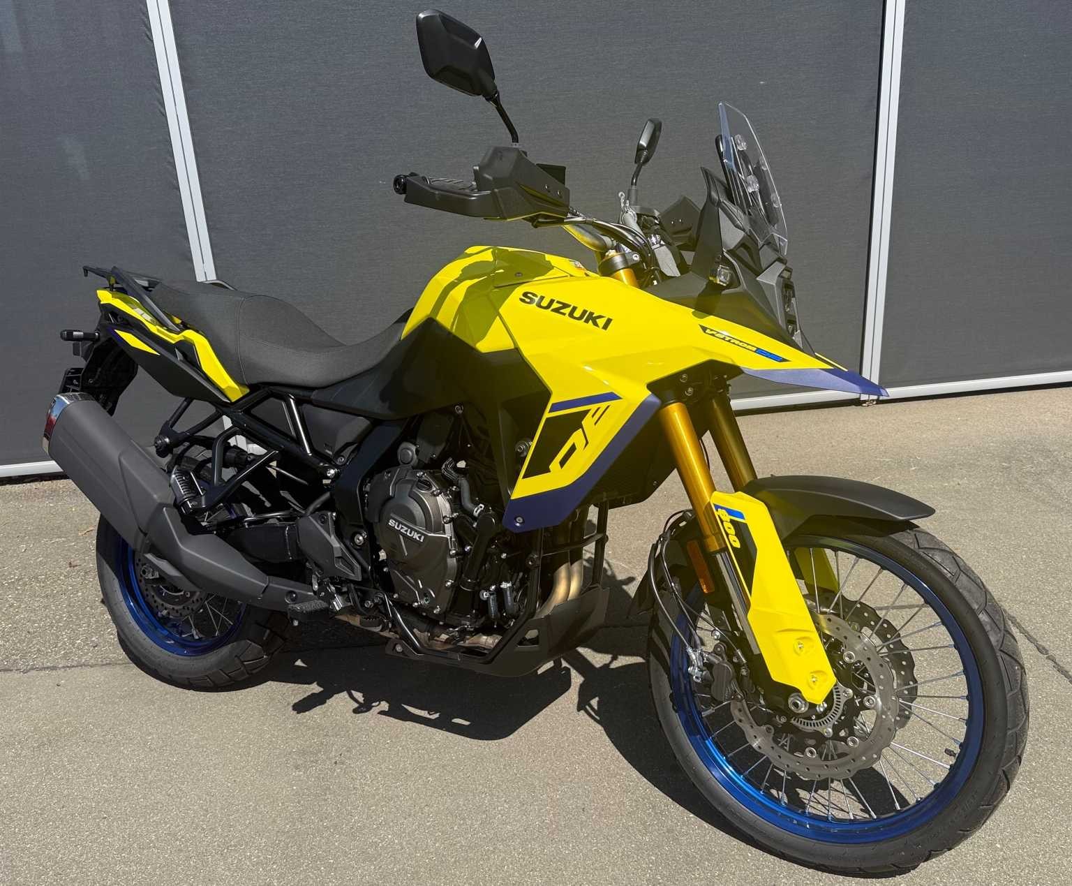 SUZUKI DL 800 A V-Strom DE-image-1