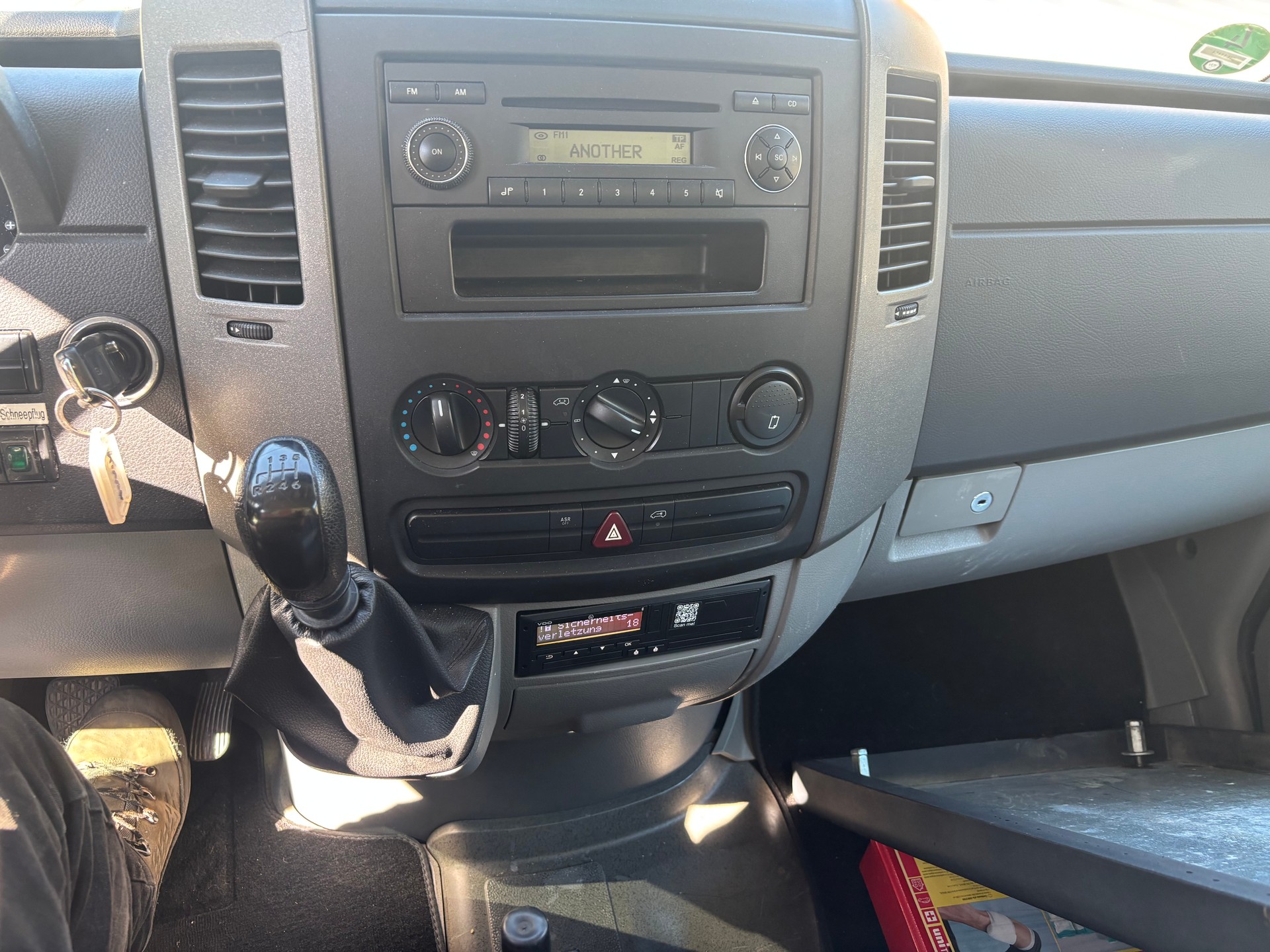 VW CRAFTER-image-5