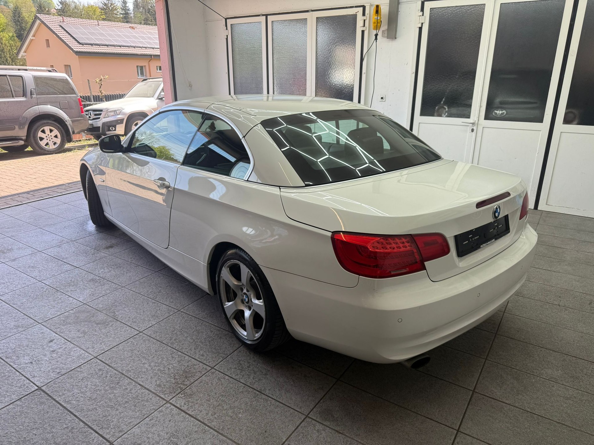 BMW 320i Cabriolet Steptronic-image-4
