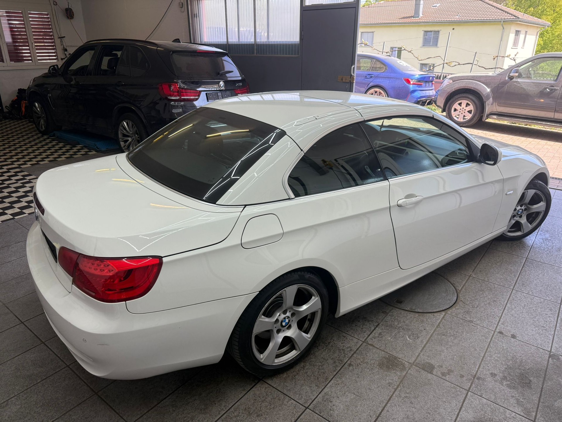 BMW 320i Cabriolet Steptronic-image-5