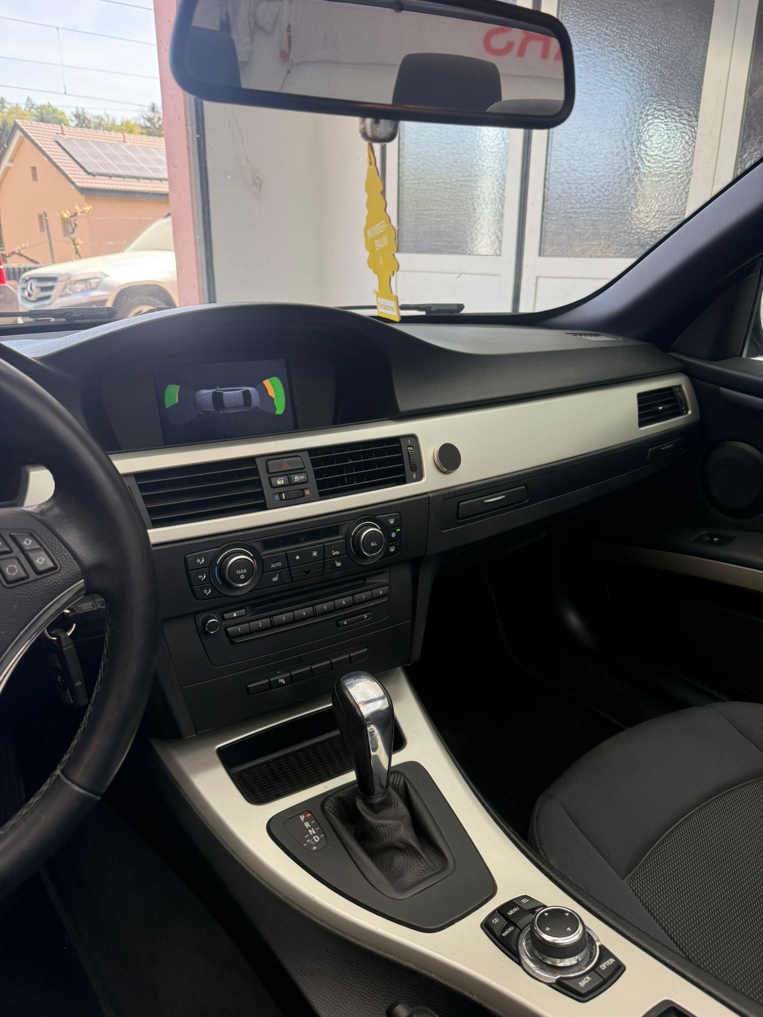 BMW 320i Cabriolet Steptronic-image-9