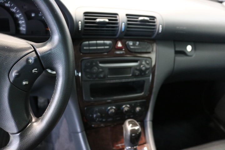 MERCEDES-BENZ C 240 Elégance-image-30