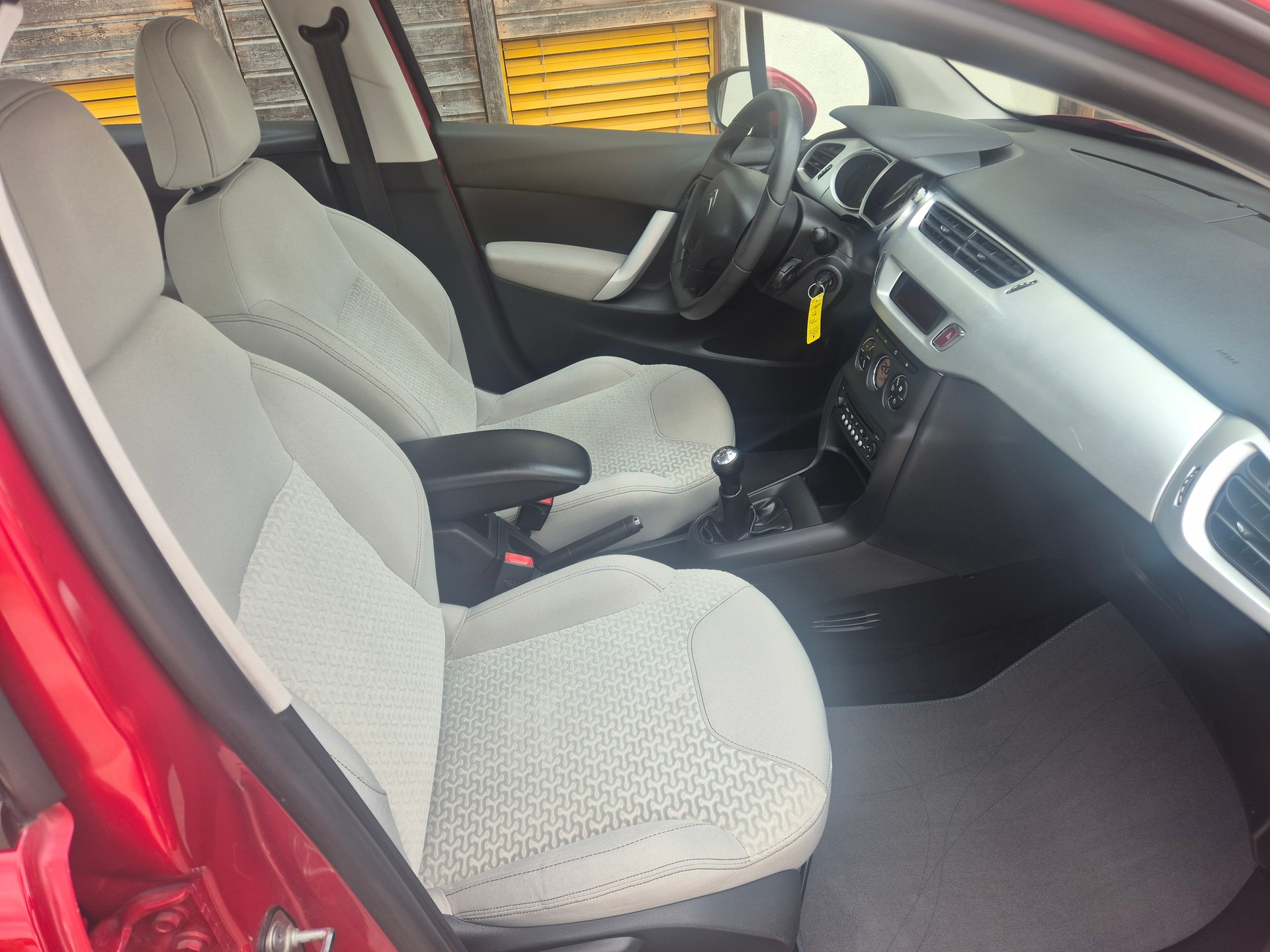 CITROEN C3 1.4i 16V Exclusive-image-18