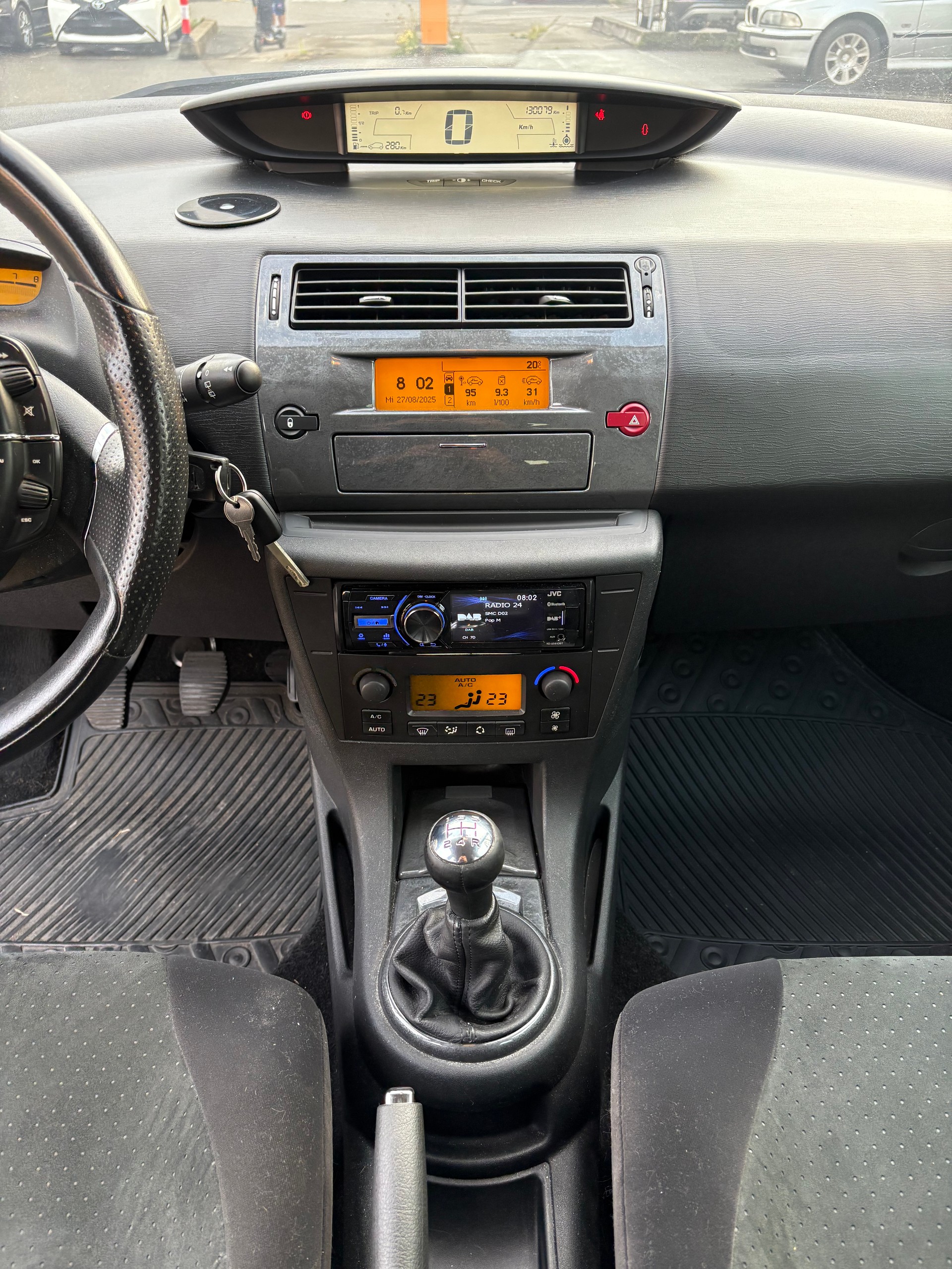 CITROEN C4 Berline 2.0i 16V Exclusive-image-9