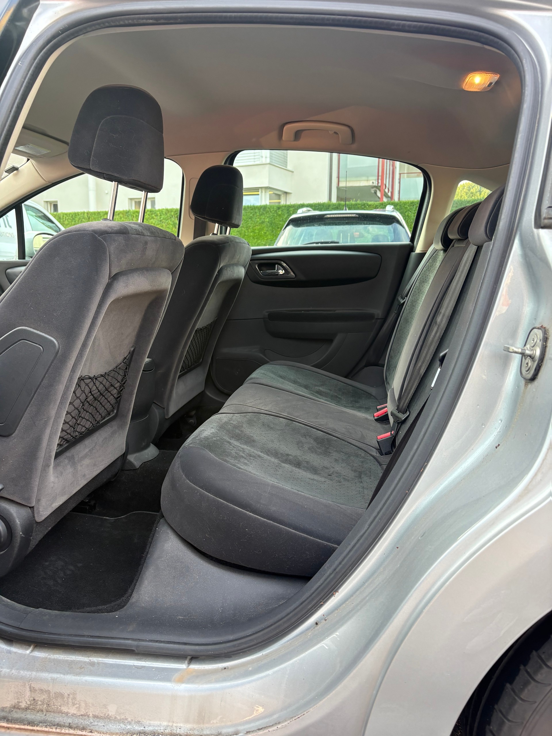 CITROEN C4 Berline 2.0i 16V Exclusive-image-6