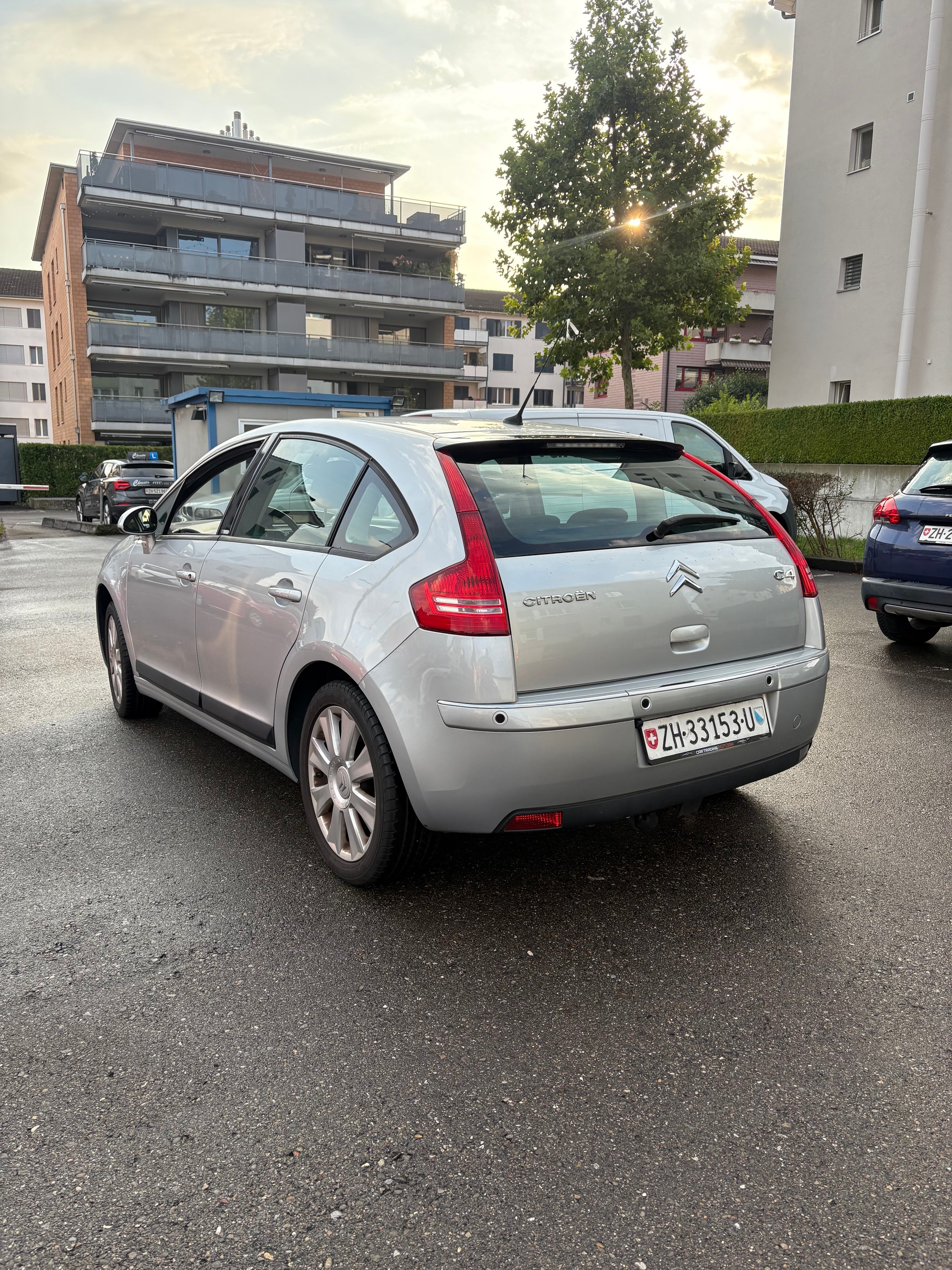 CITROEN C4 Berline 2.0i 16V Exclusive-showroom-element-3