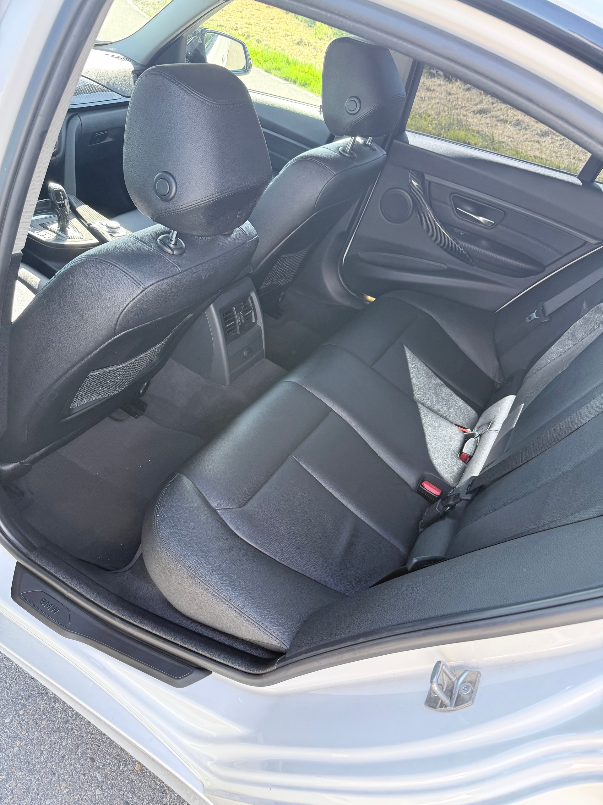 BMW 335i xDrive-image-5