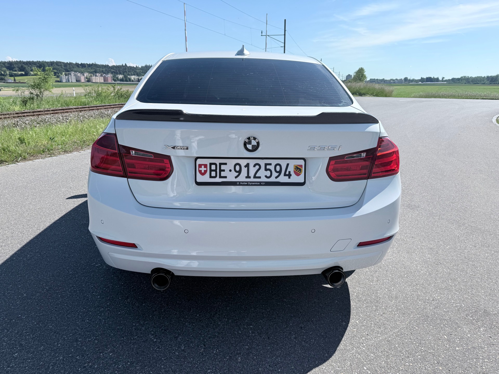 BMW 335i xDrive-image-2