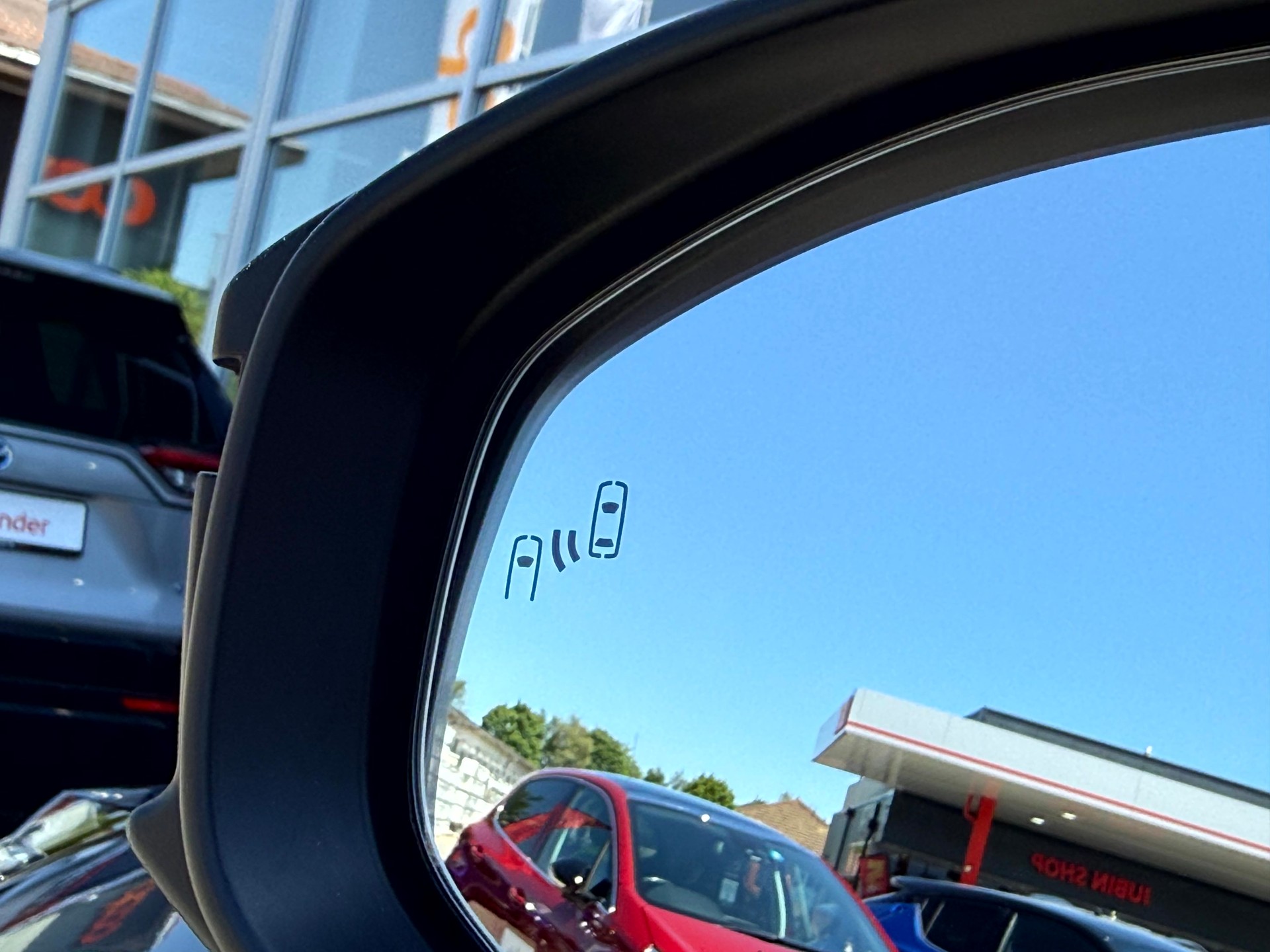 TOYOTA C-HR 2.0 PHEV CVT Swiss Edition-image-13