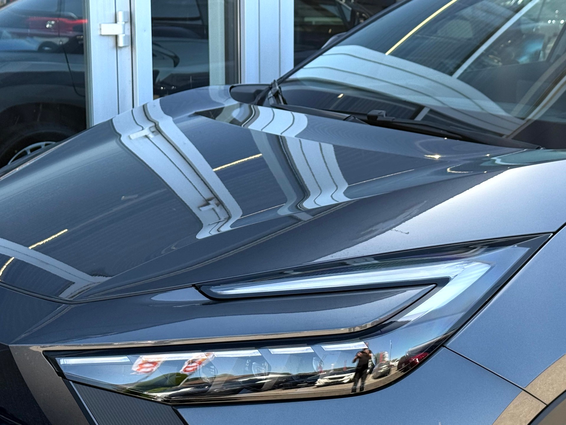 TOYOTA C-HR 2.0 PHEV CVT Swiss Edition-showroom-element-1