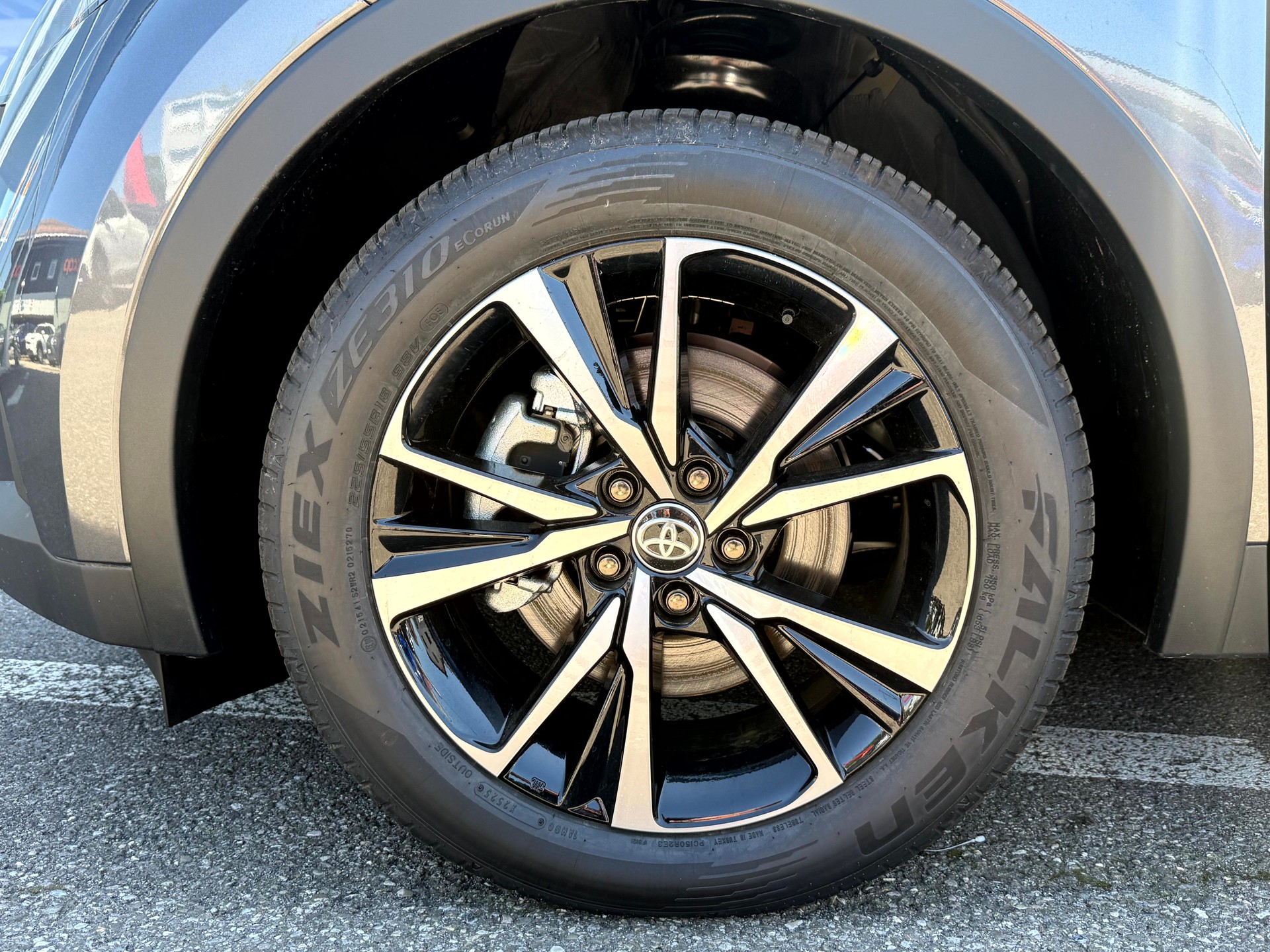 TOYOTA C-HR 2.0 PHEV CVT Swiss Edition-image-5
