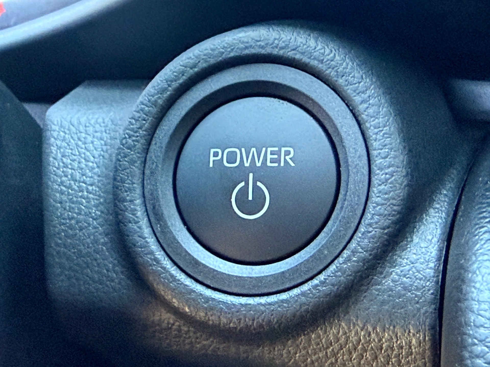 TOYOTA C-HR 2.0 PHEV CVT Swiss Edition-image-28