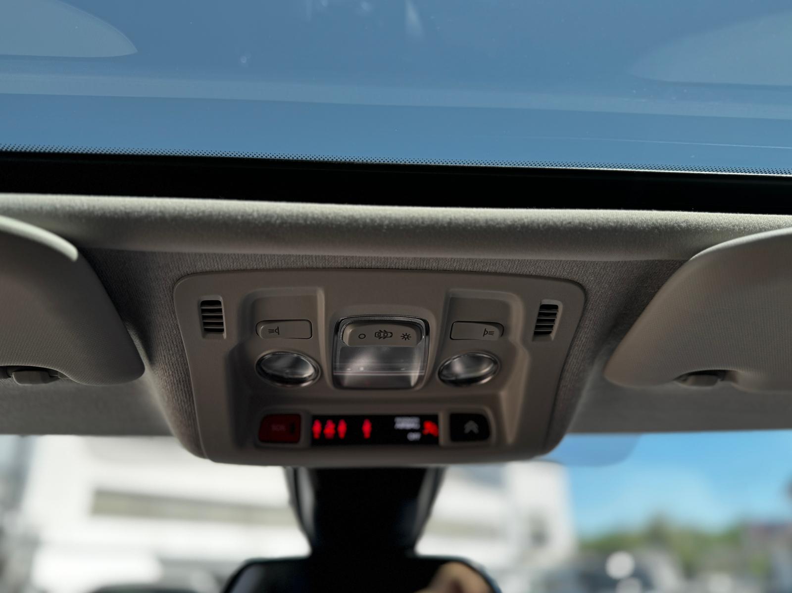 CITROEN C3 1.2i PureTech Shine EAT6-image-23