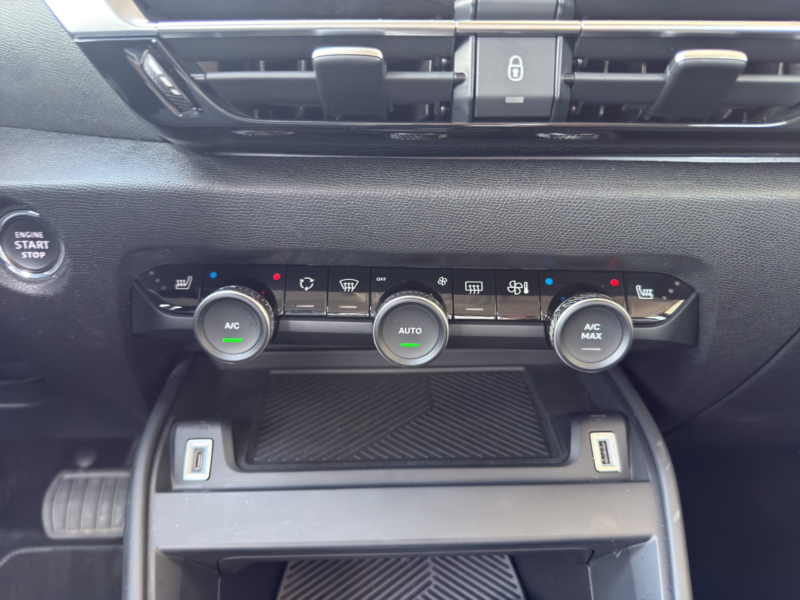 CITROEN C4 Electric Swiss Ed.-image-12
