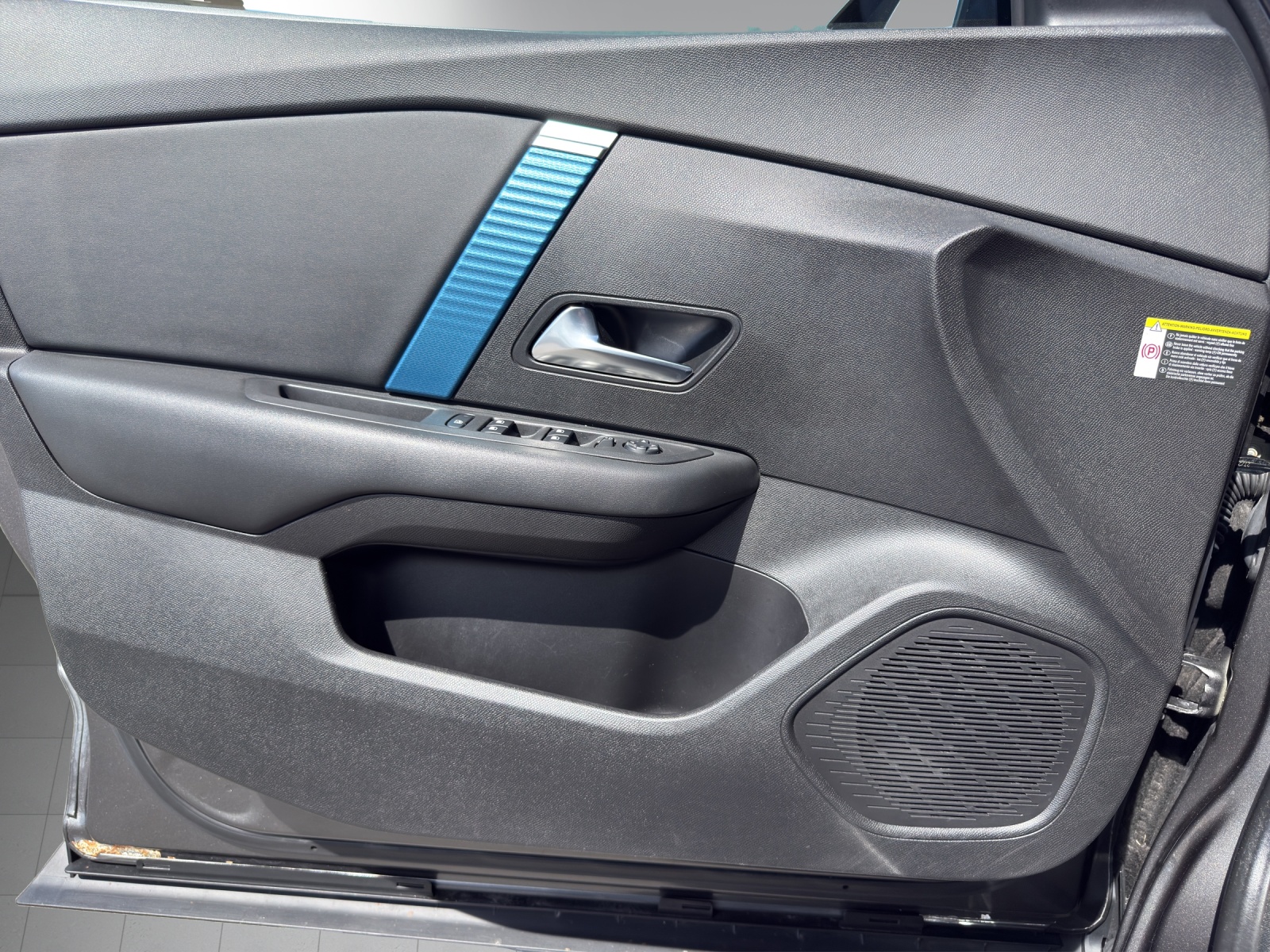 CITROEN C4 Electric Swiss Ed.-image-6