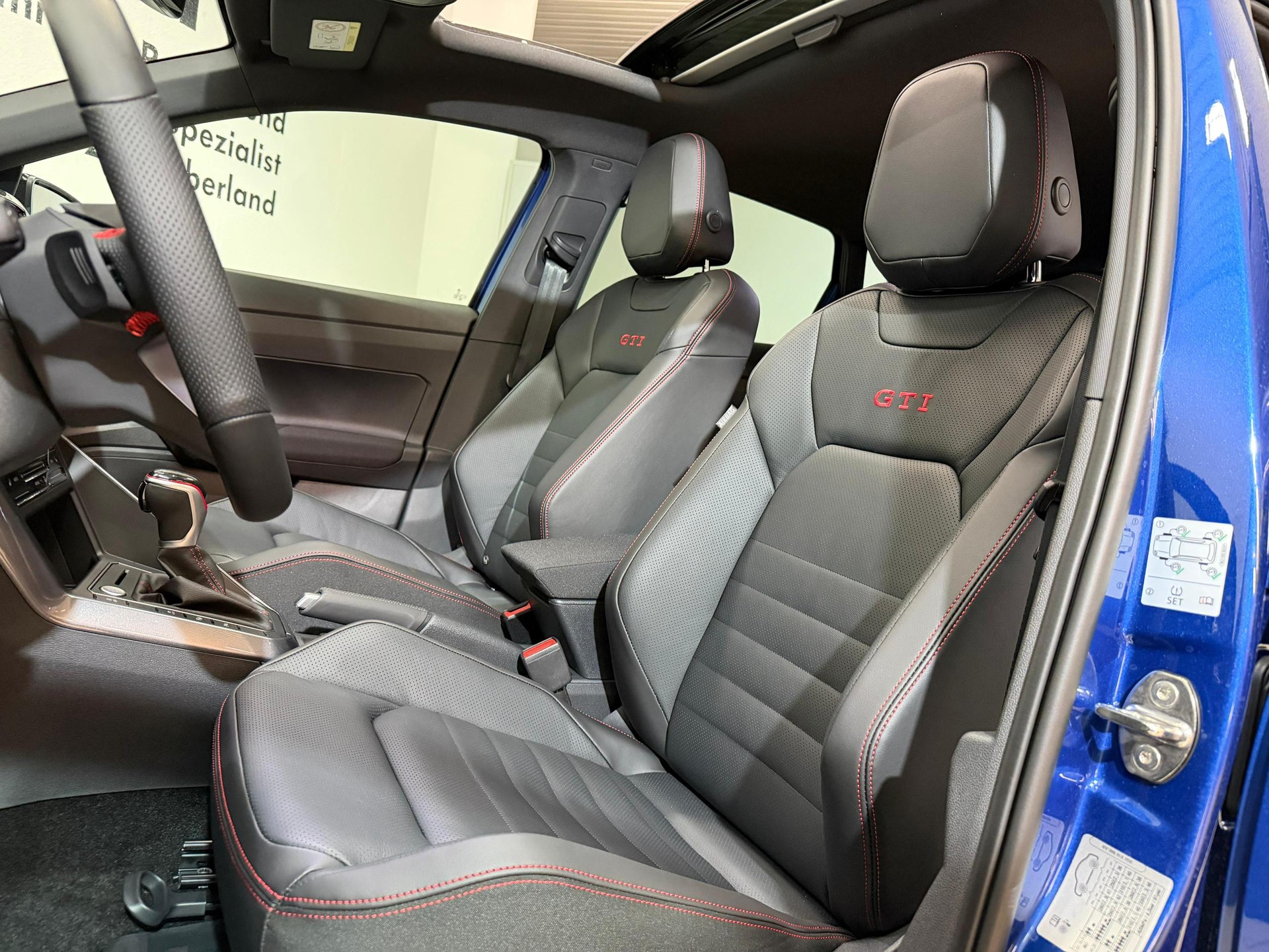 VW Polo 2.0 TSI GTI DSG-image-8