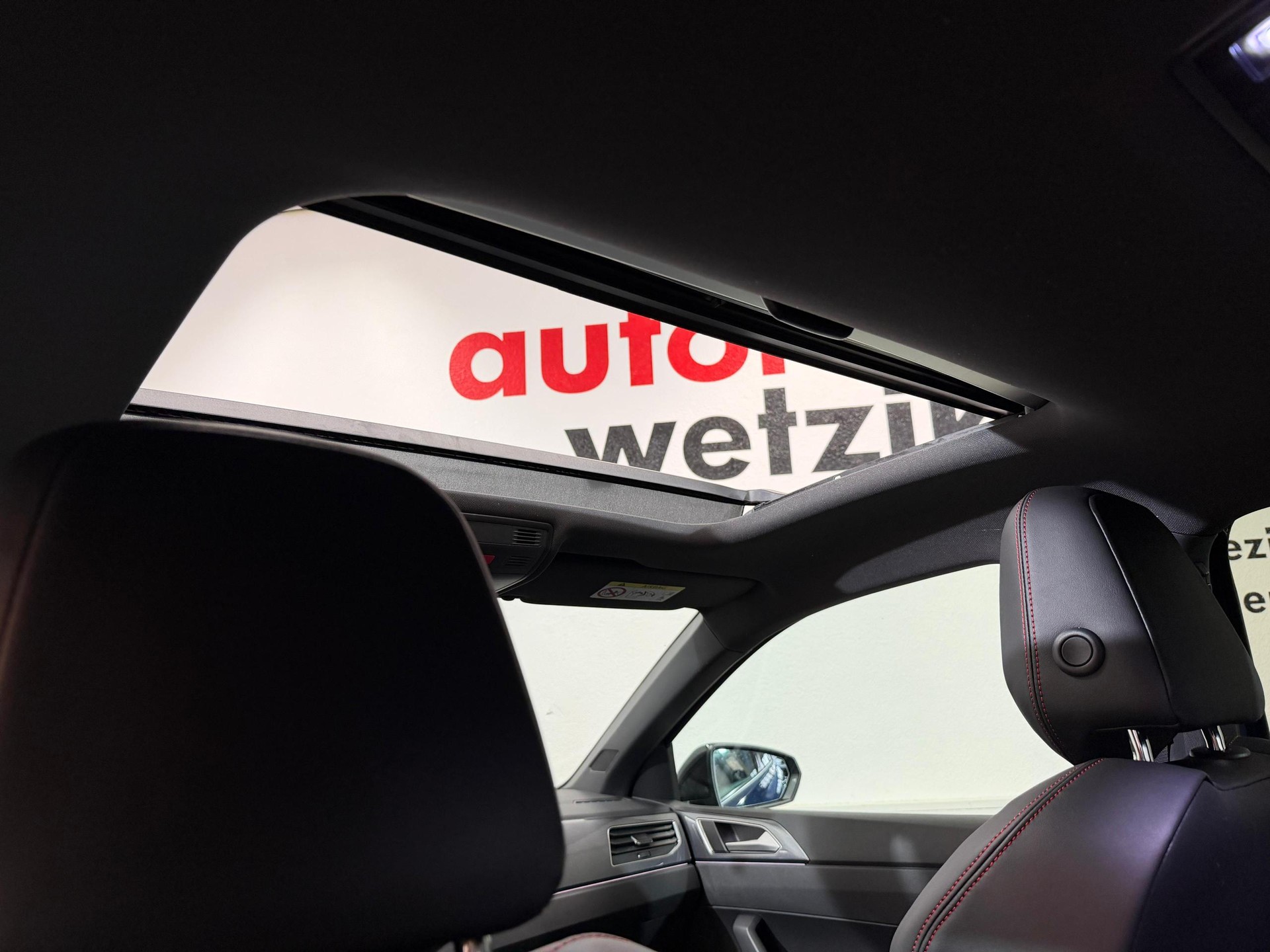 VW Polo 2.0 TSI GTI DSG-image-10