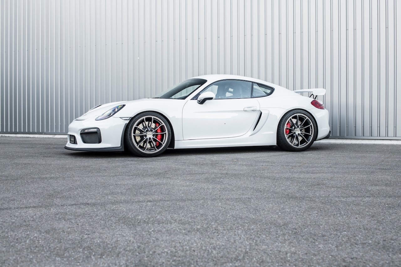 PORSCHE Cayman GT4 MR-showroom-element-1