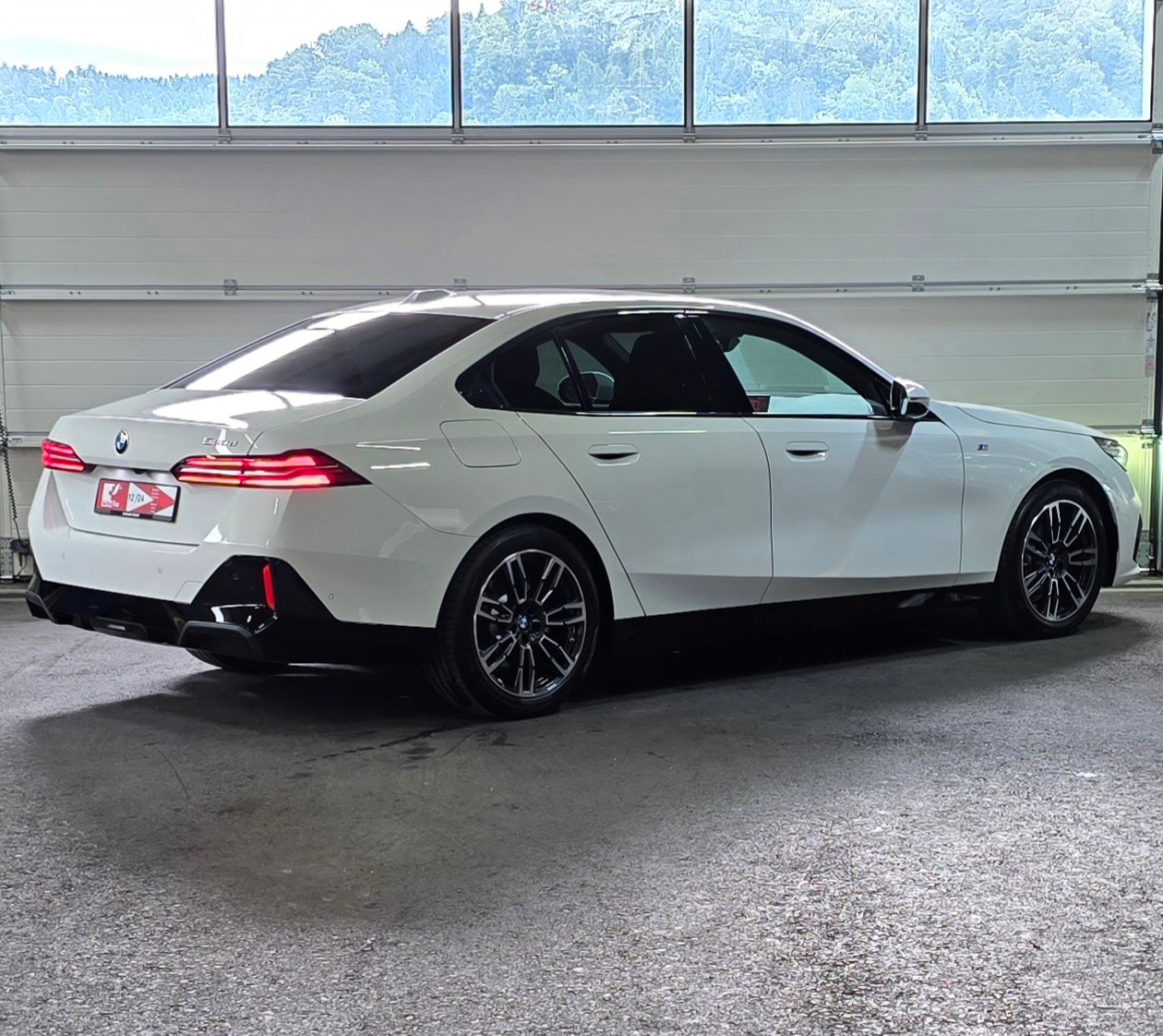 BMW 520d 48V M Sport Steptronic *Sitzkühlung & Heizung*Rückfahrkamera*Elektrische Sitze*Ambientelicht*-image-4