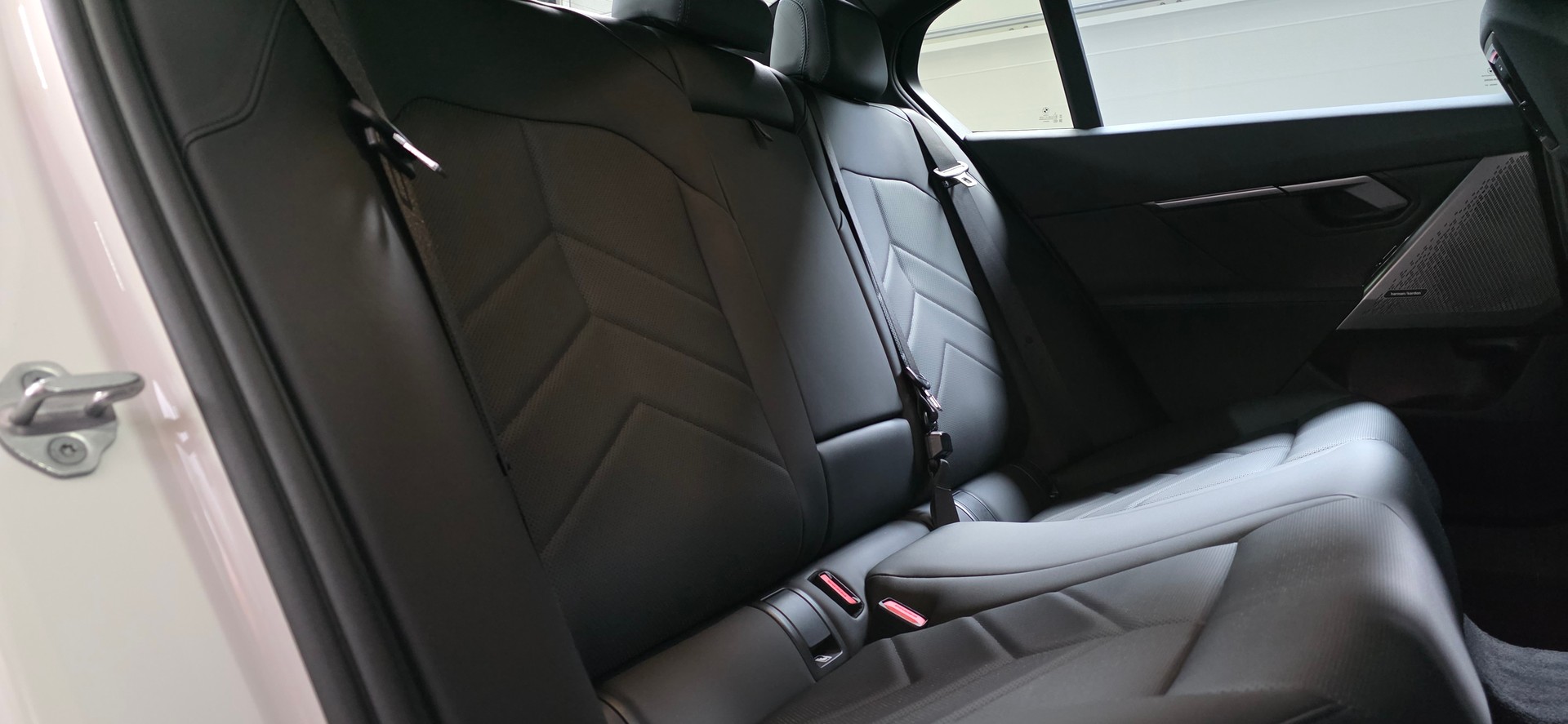 BMW 520d 48V M Sport Steptronic *Sitzkühlung & Heizung*Rückfahrkamera*Elektrische Sitze*Ambientelicht*-image-30