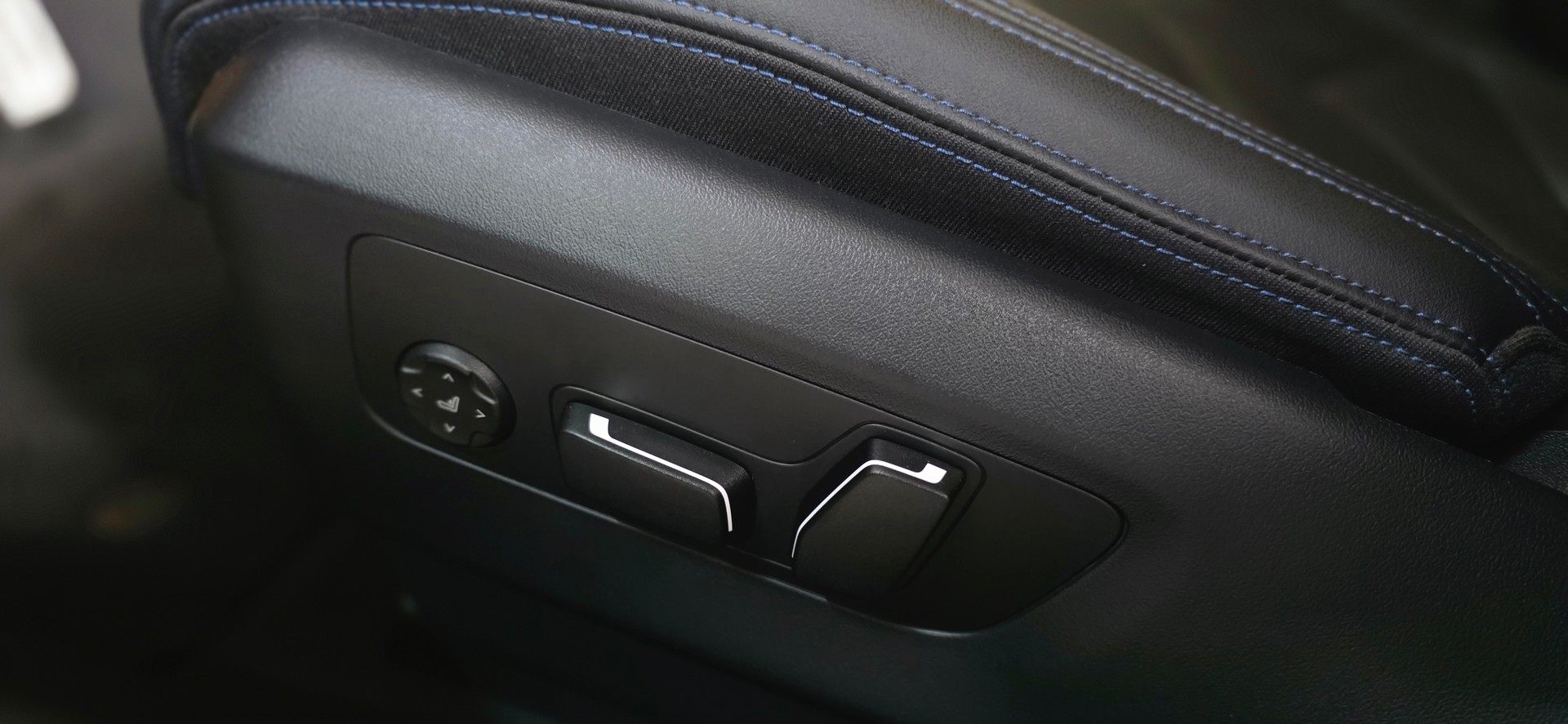 BMW 520d 48V M Sport Steptronic *Sitzkühlung & Heizung*Rückfahrkamera*Elektrische Sitze*Ambientelicht*-image-24