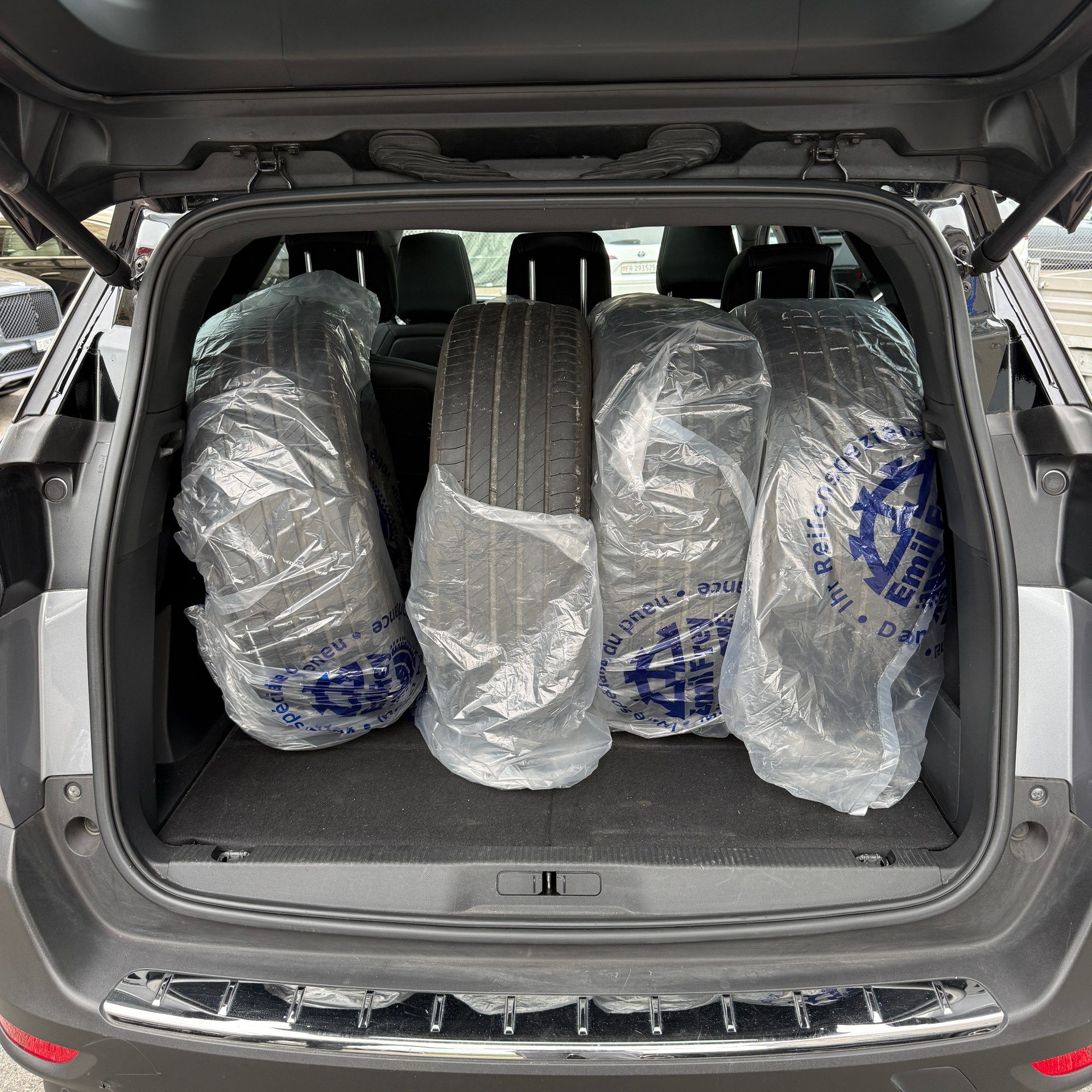 PEUGEOT 5008 1.6Pure Tech GT Line EAT8-image-14