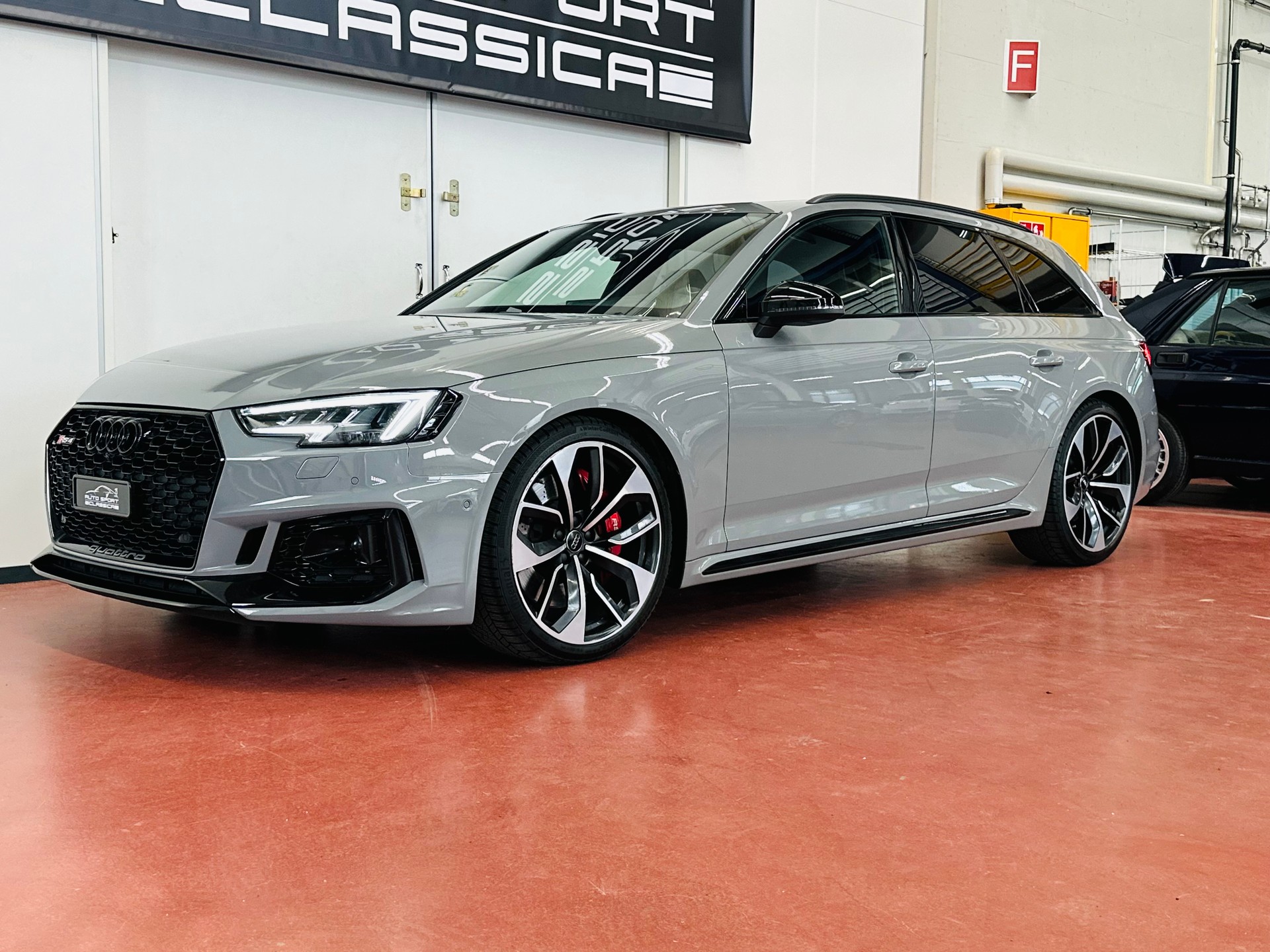 AUDI RS4 Avant 2.9 TFSI quattro tiptronic Nardo Grey-image-1