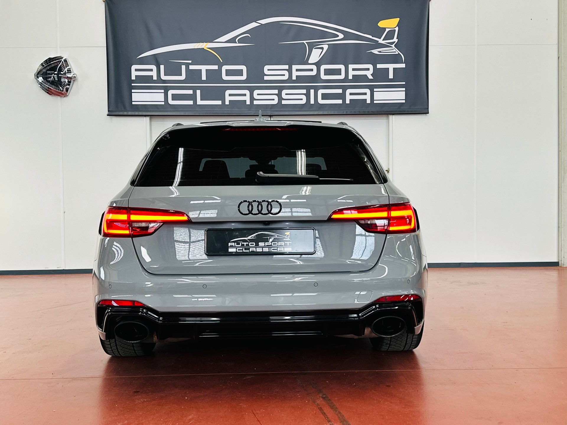 AUDI RS4 Avant 2.9 TFSI quattro tiptronic Nardo Grey-image-13