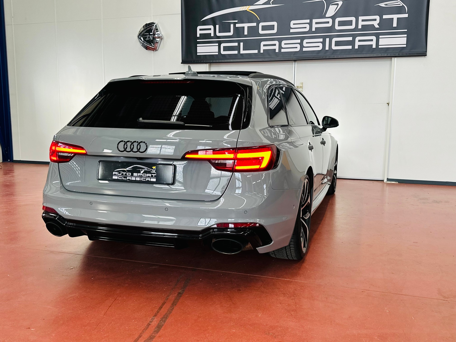 AUDI RS4 Avant 2.9 TFSI quattro tiptronic Nardo Grey-image-15