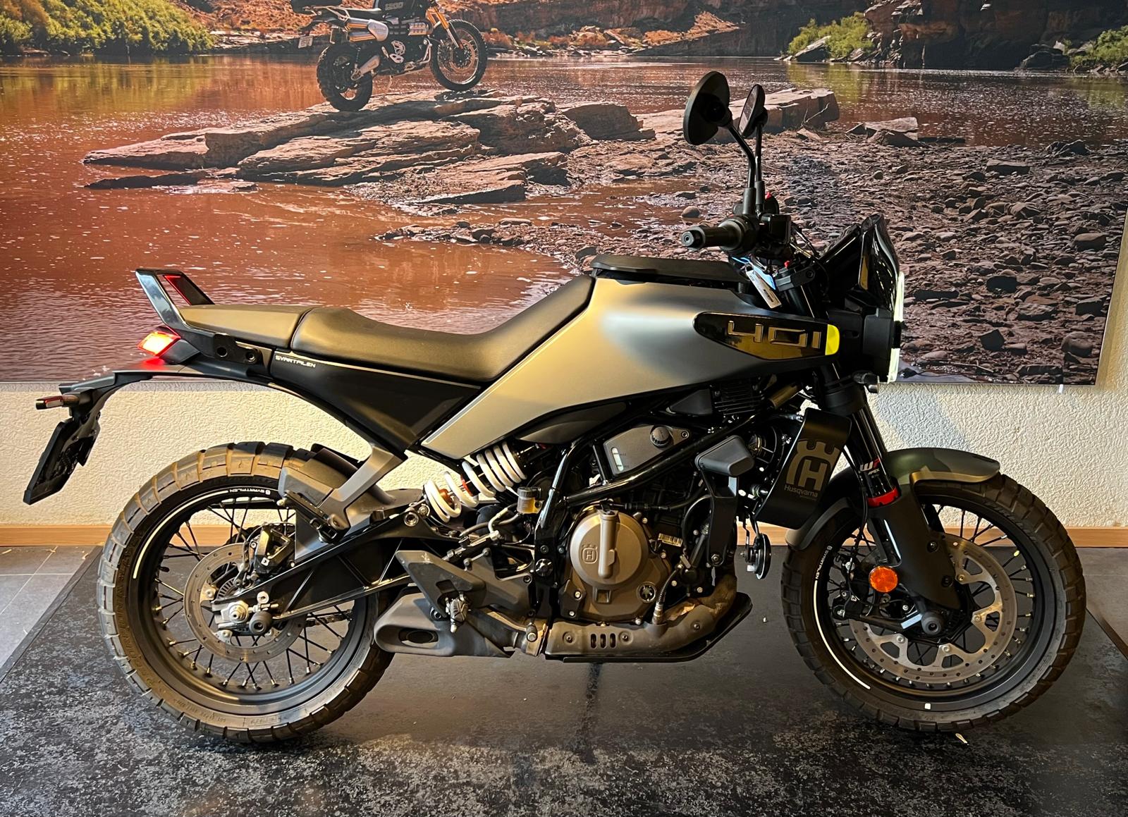 HUSQVARNA Svartpilen 401-image-0