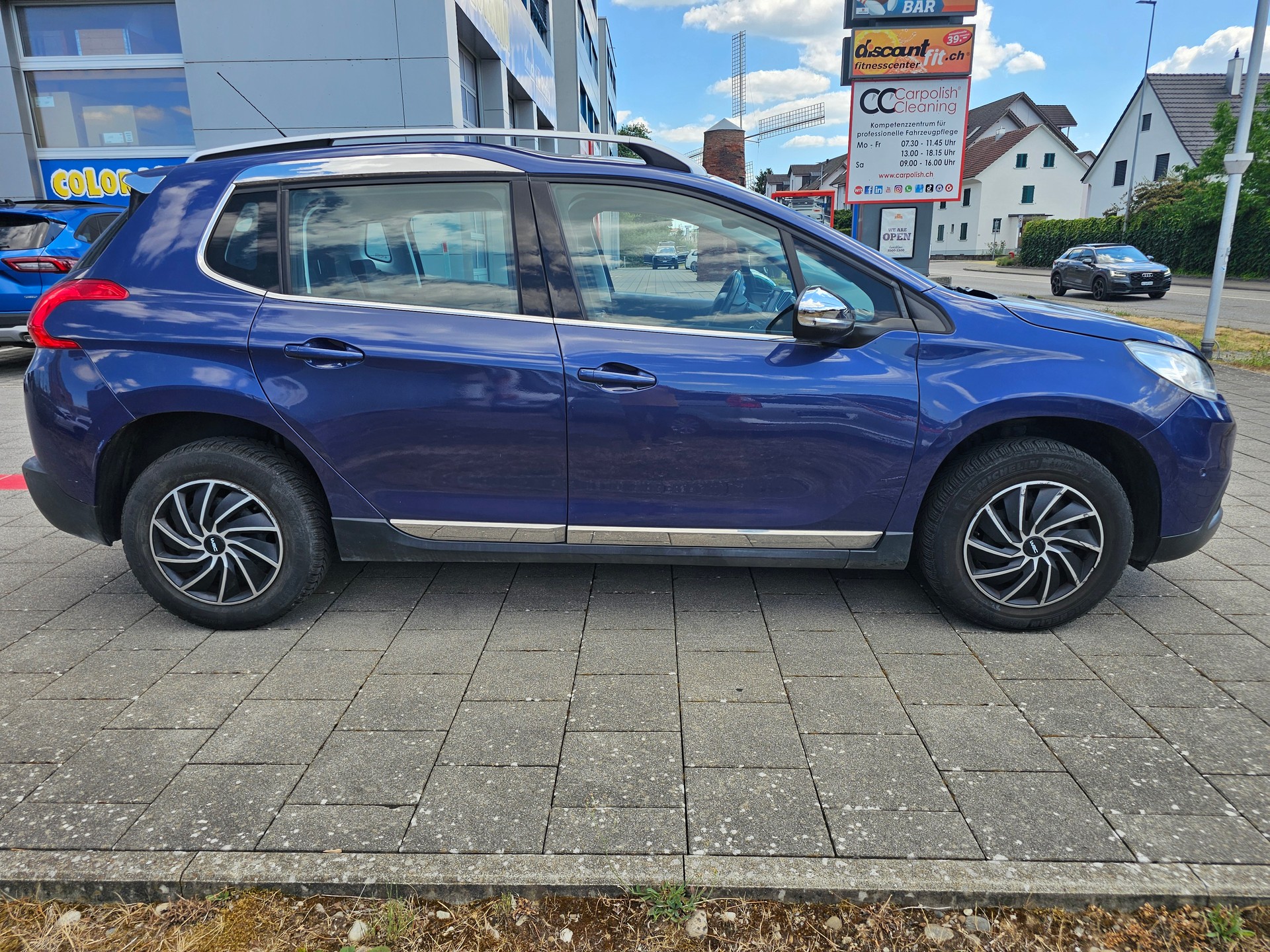 PEUGEOT 2008 1.2 VTI Style-image-3