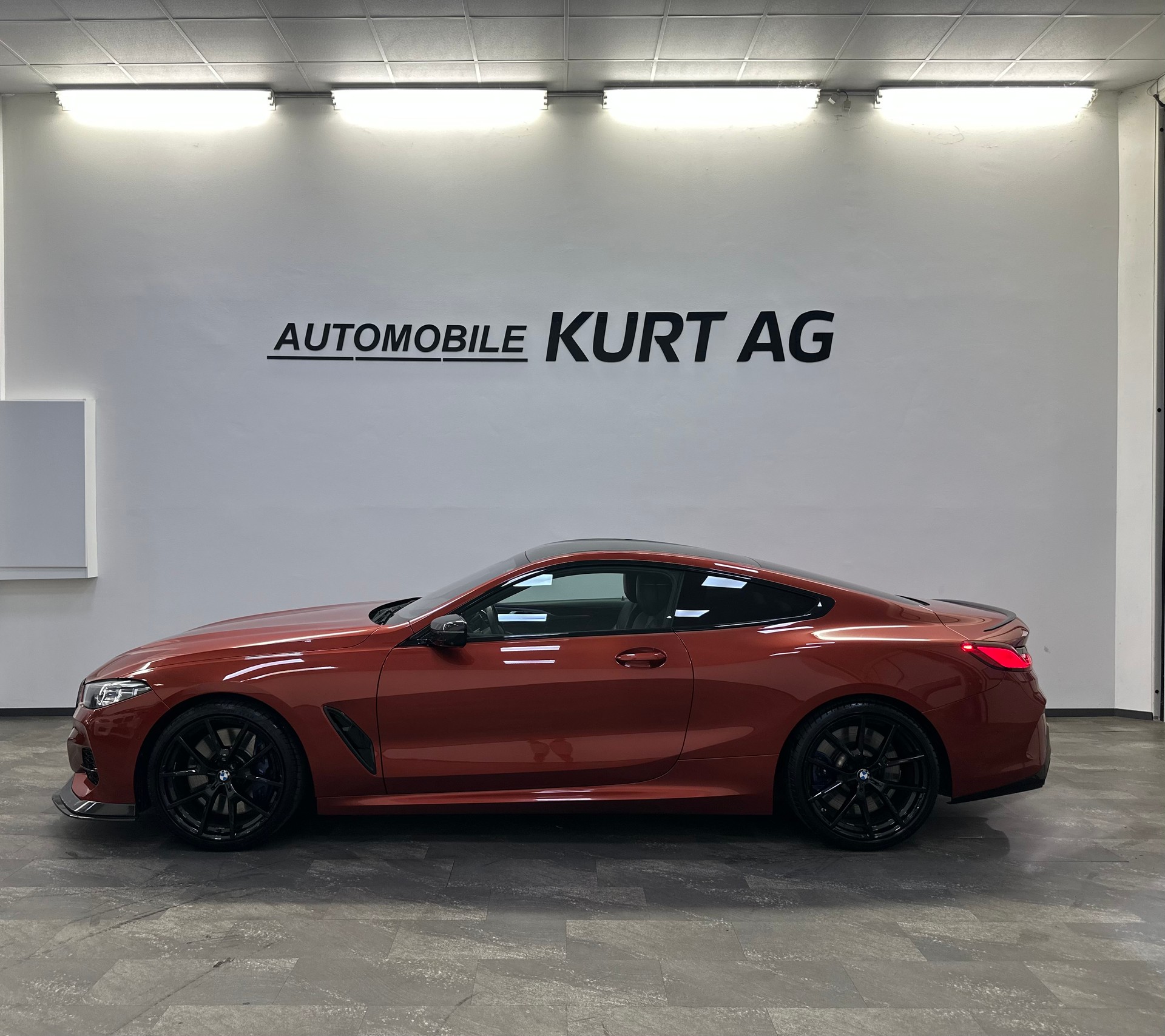 BMW M850i xDrive Steptronic-showroom-element-2