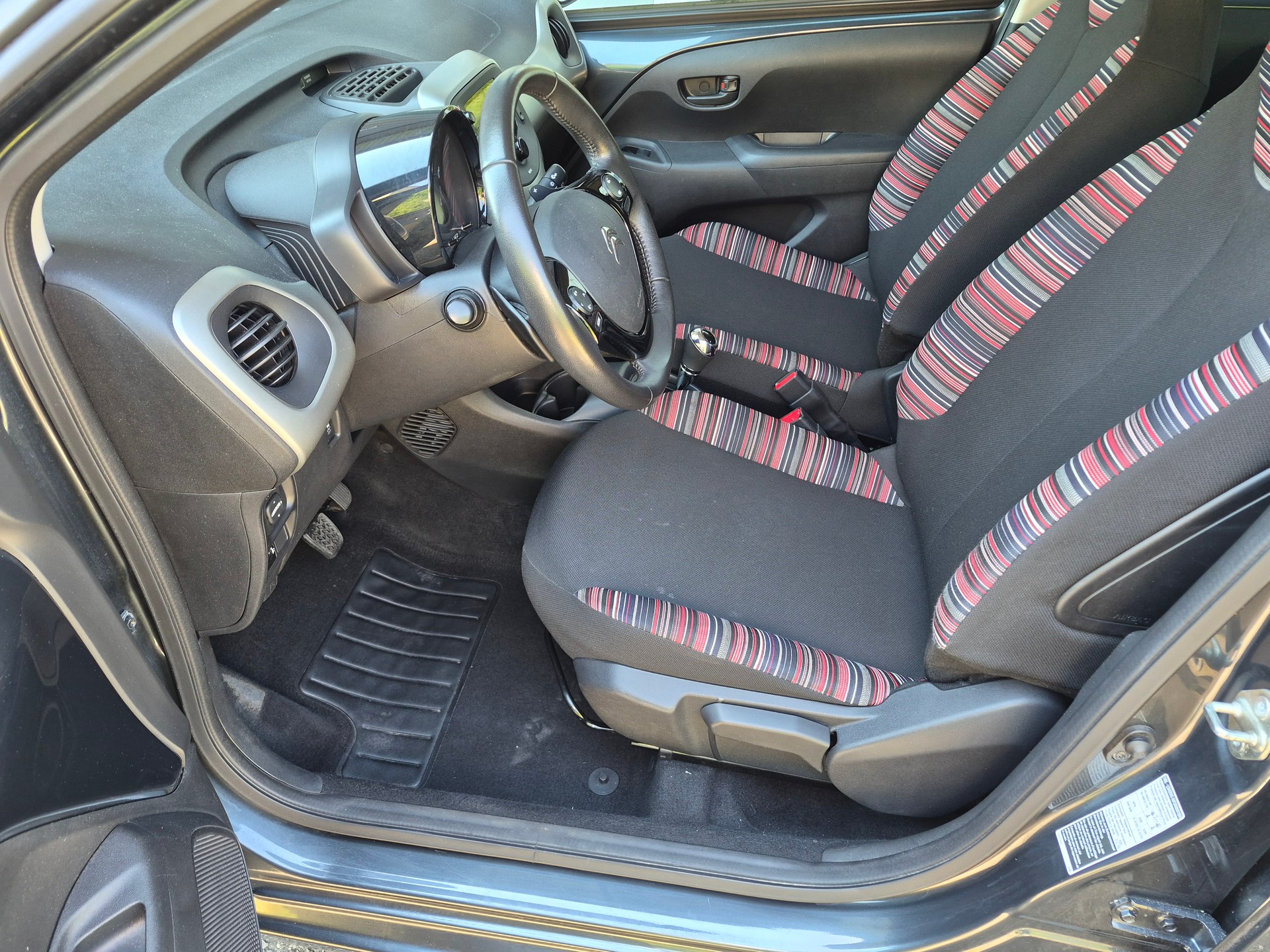 CITROEN C1 1.0 VTi ETG5 Feel-image-5