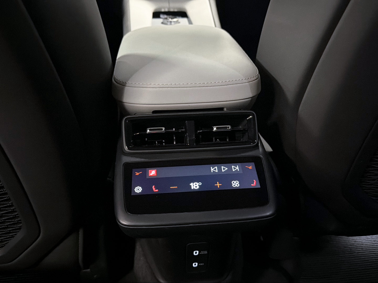 POLESTAR 4 Long Range Dual Motor-image-21