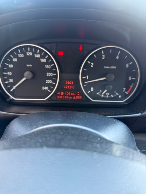 BMW 116i-image-7