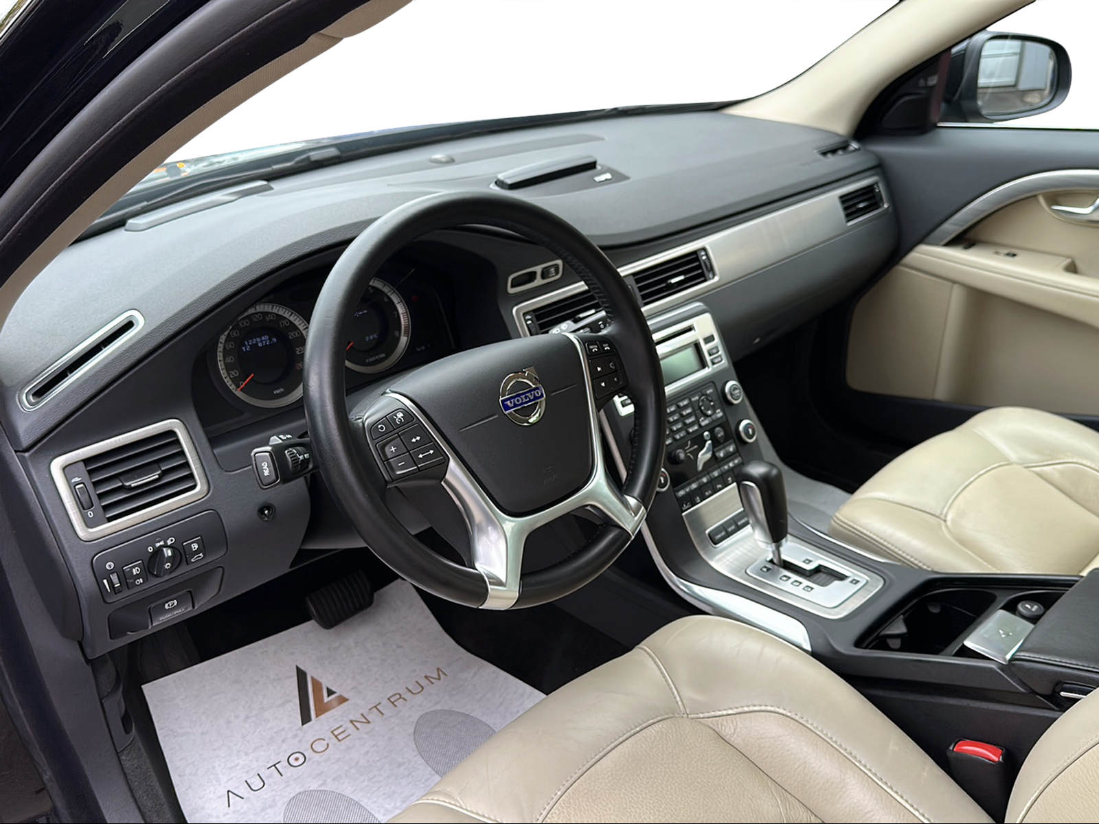 VOLVO V70 T6 AWD Summum Geartronic-showroom-element-1