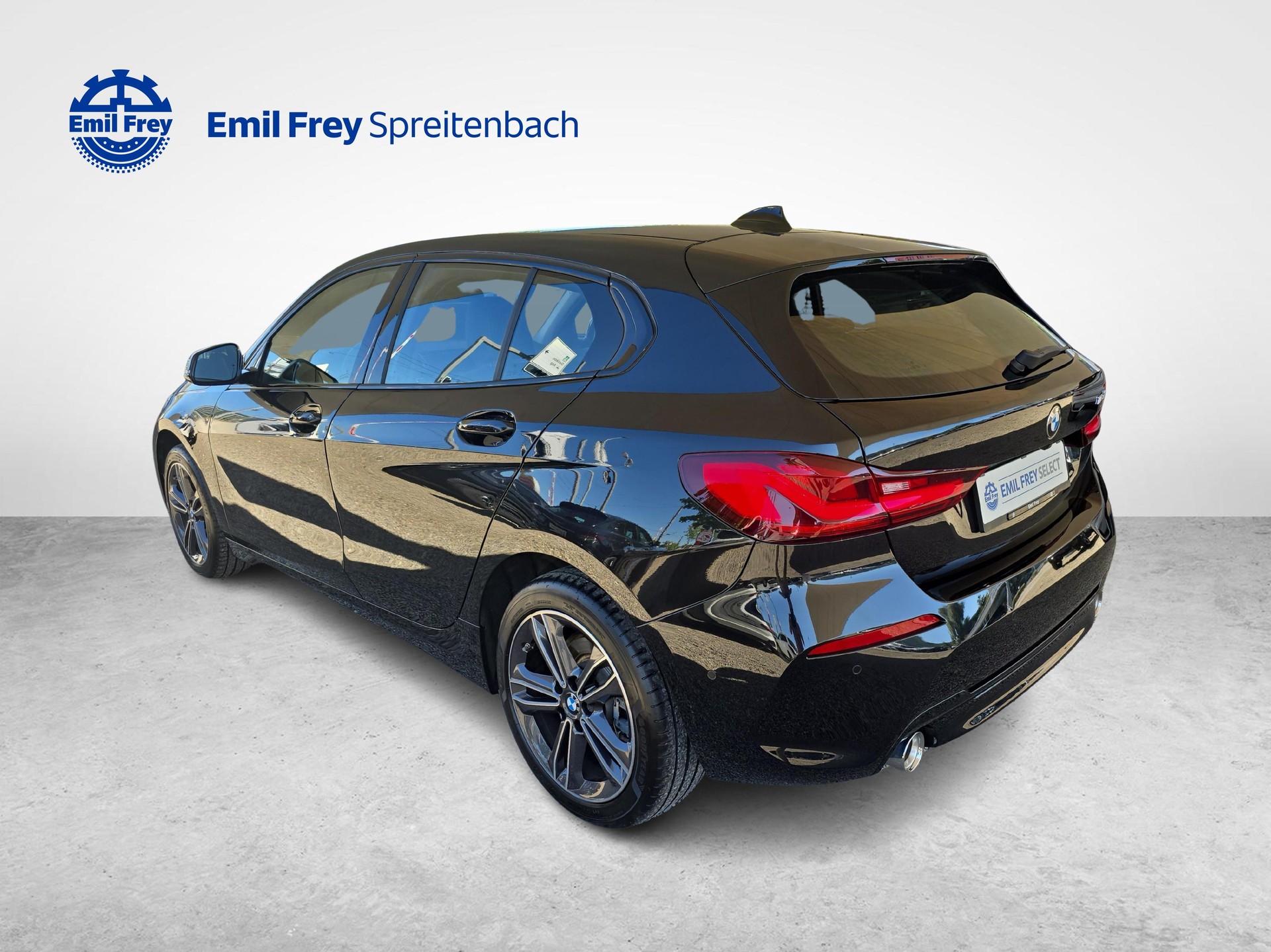 BMW 118d SAG-showroom-element-2