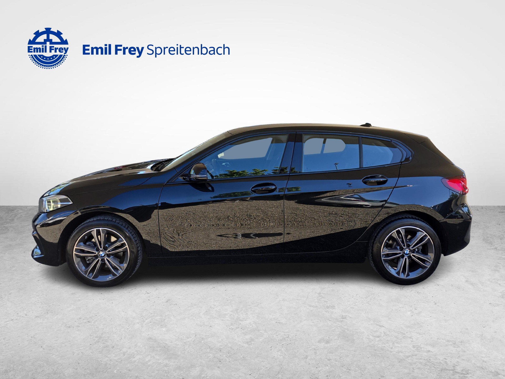 BMW 118d SAG-showroom-element-1