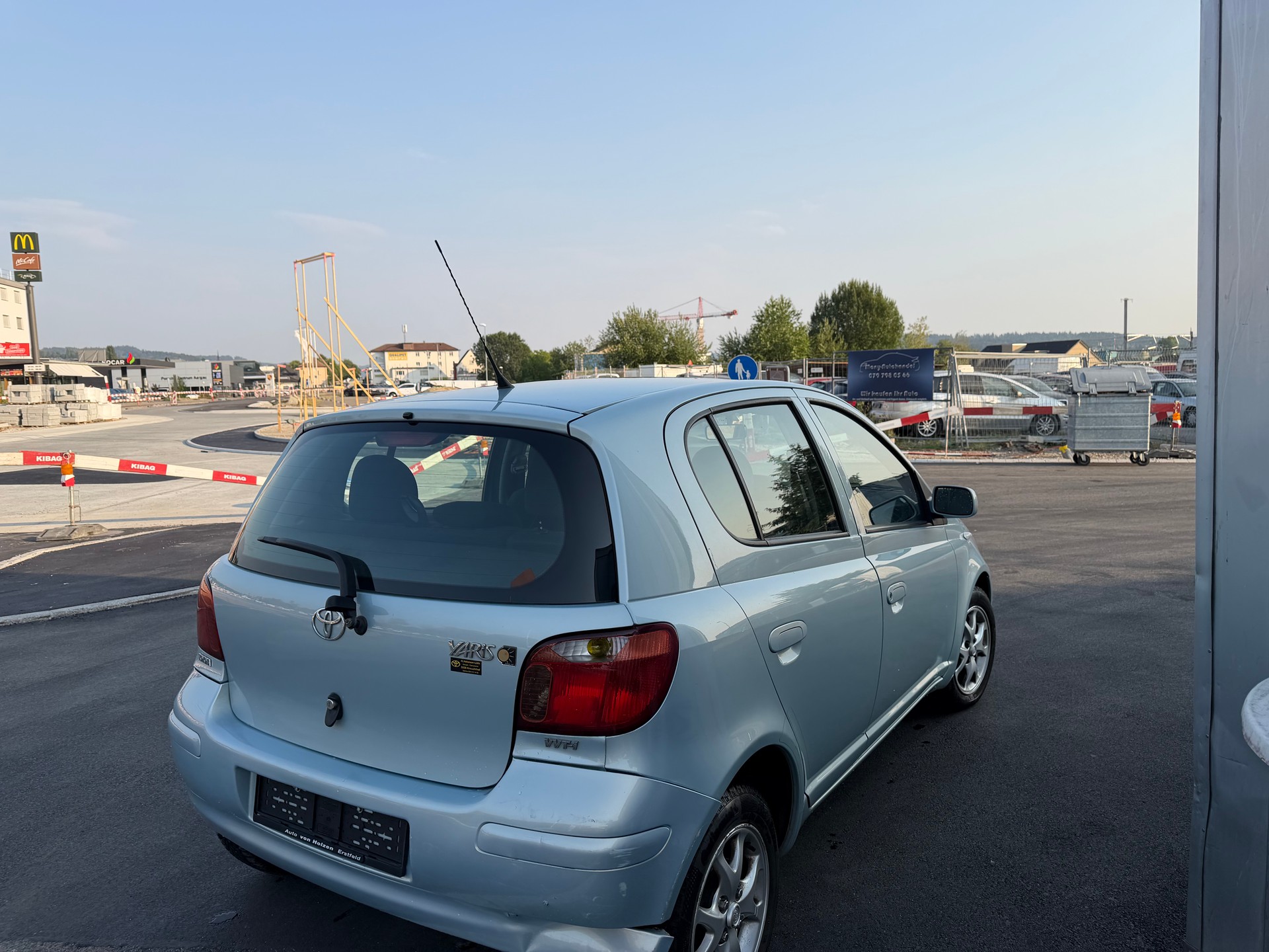 TOYOTA Yaris 1.3 Linea Sol-image-3