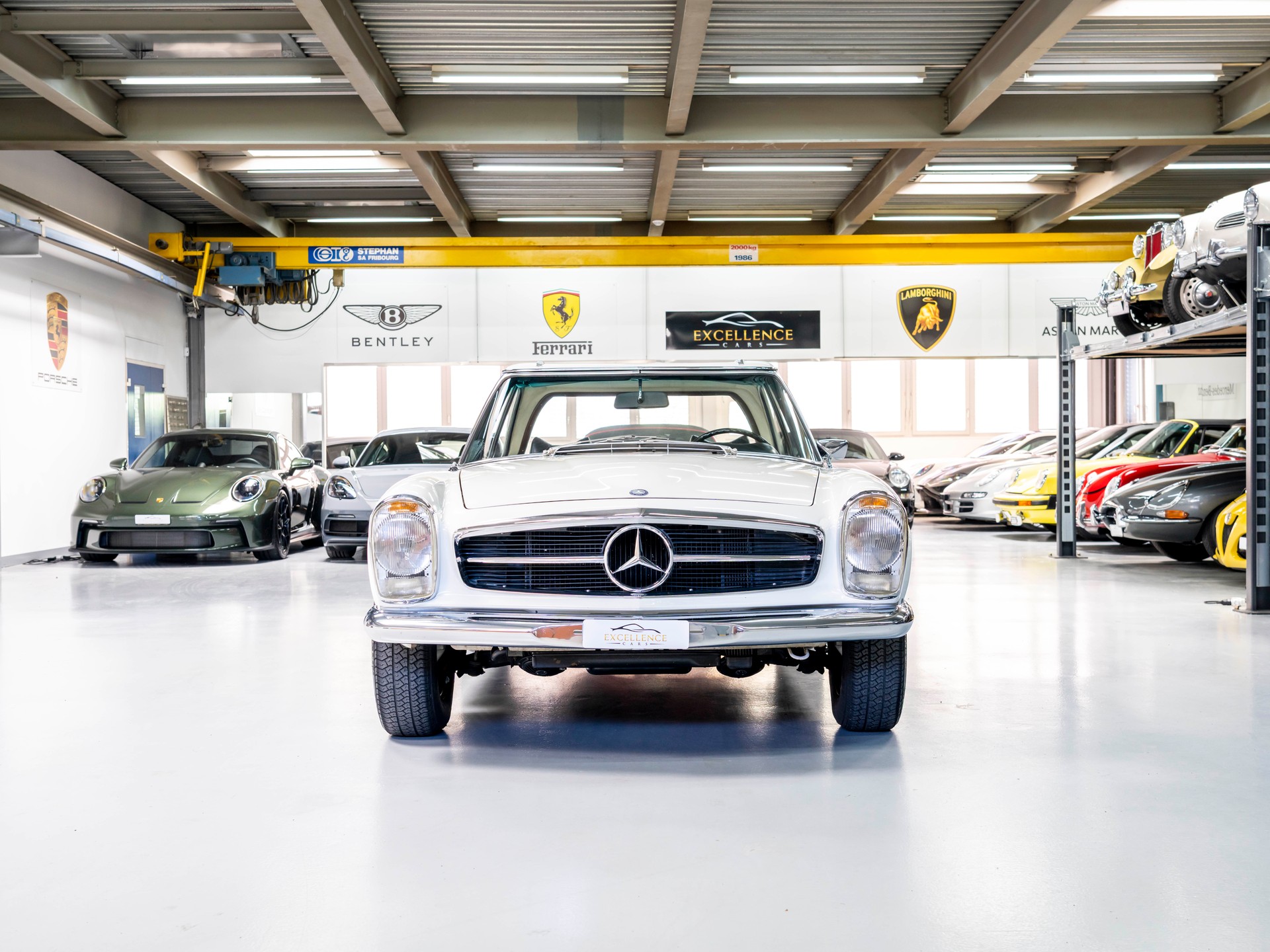 MERCEDES-BENZ SL 280 Pagode-showroom-element-1