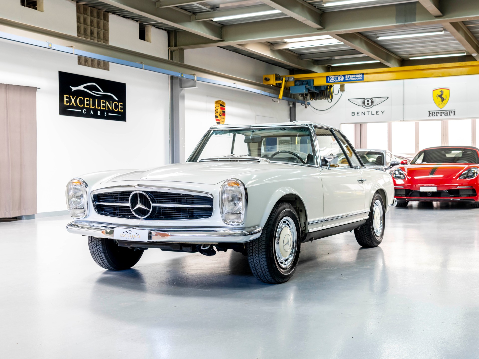 MERCEDES-BENZ SL 280 Pagode