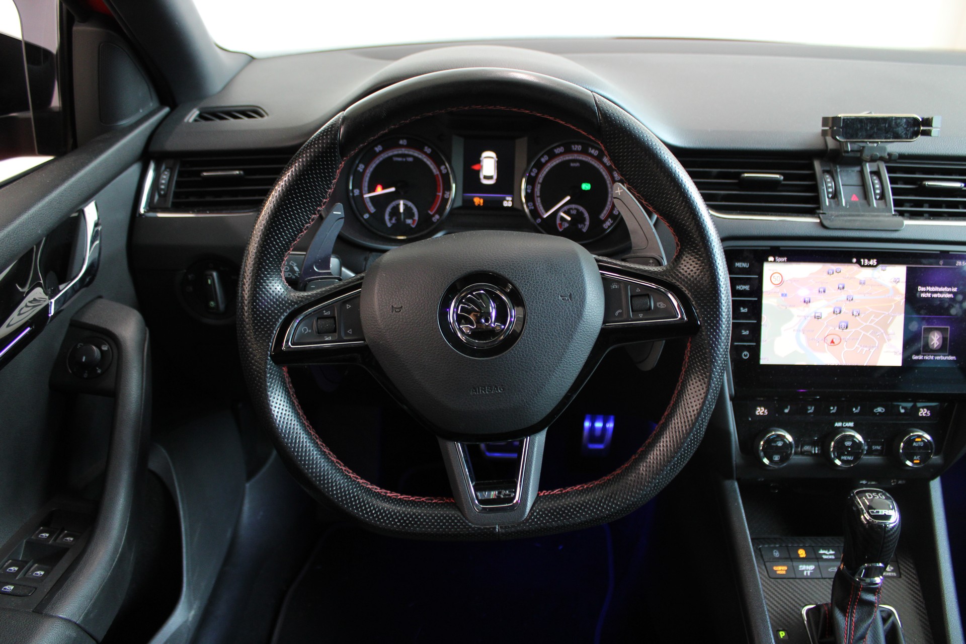 SKODA Octavia Combi 2.0 TSI RS 245 DSG-image-12